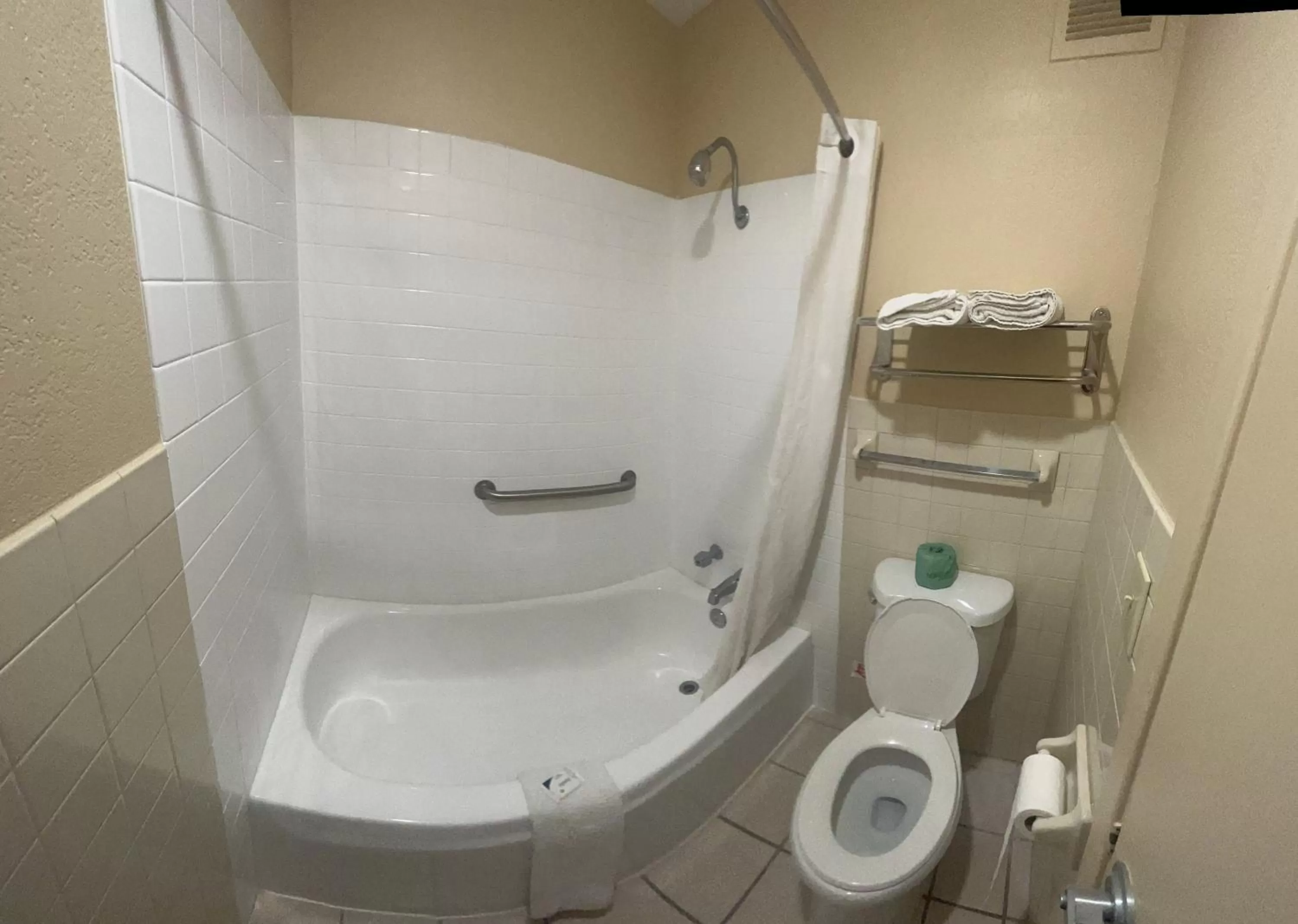 Bathroom in Blue Star inn