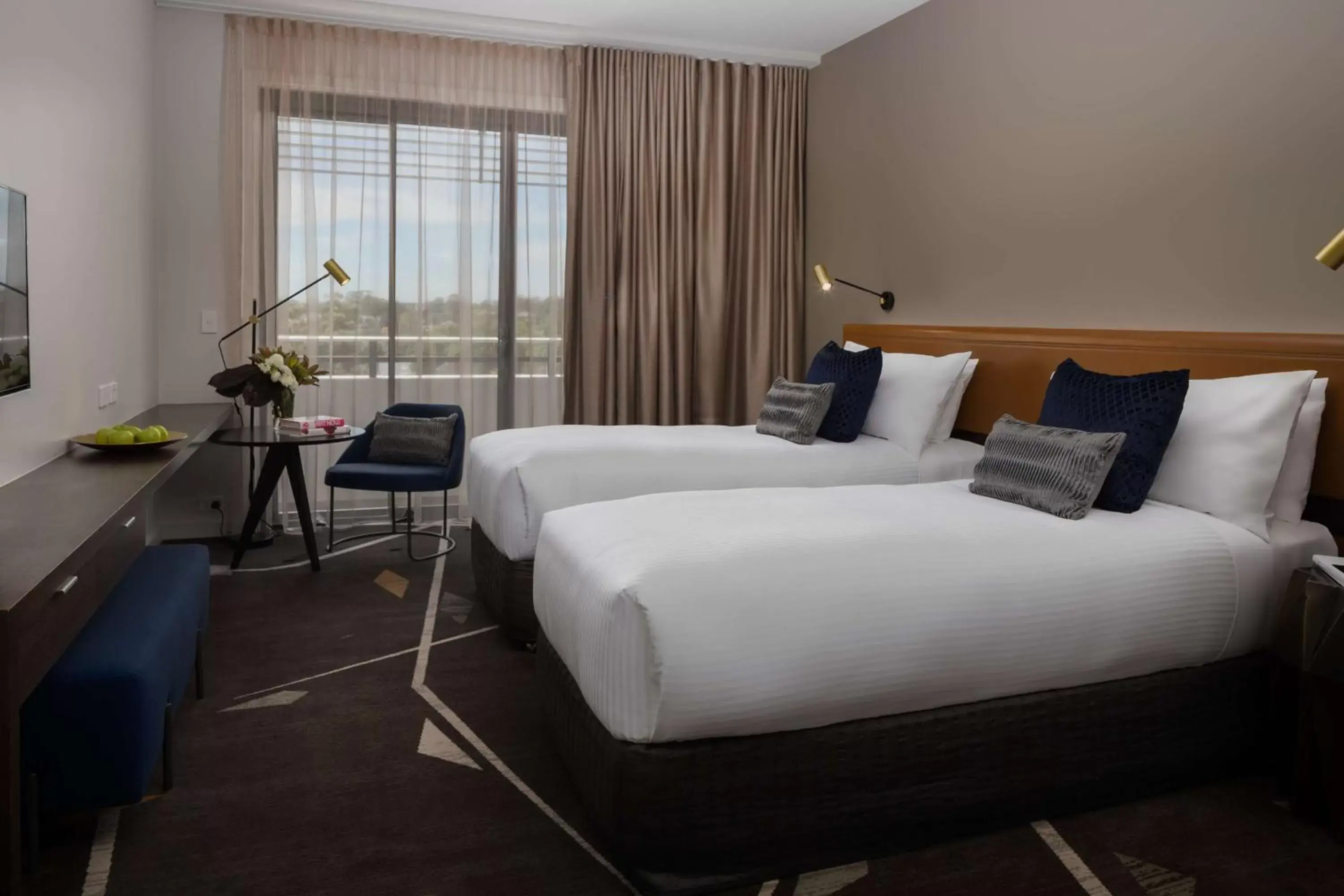 Photo of the whole room, Bed in Rydges Campbelltown
