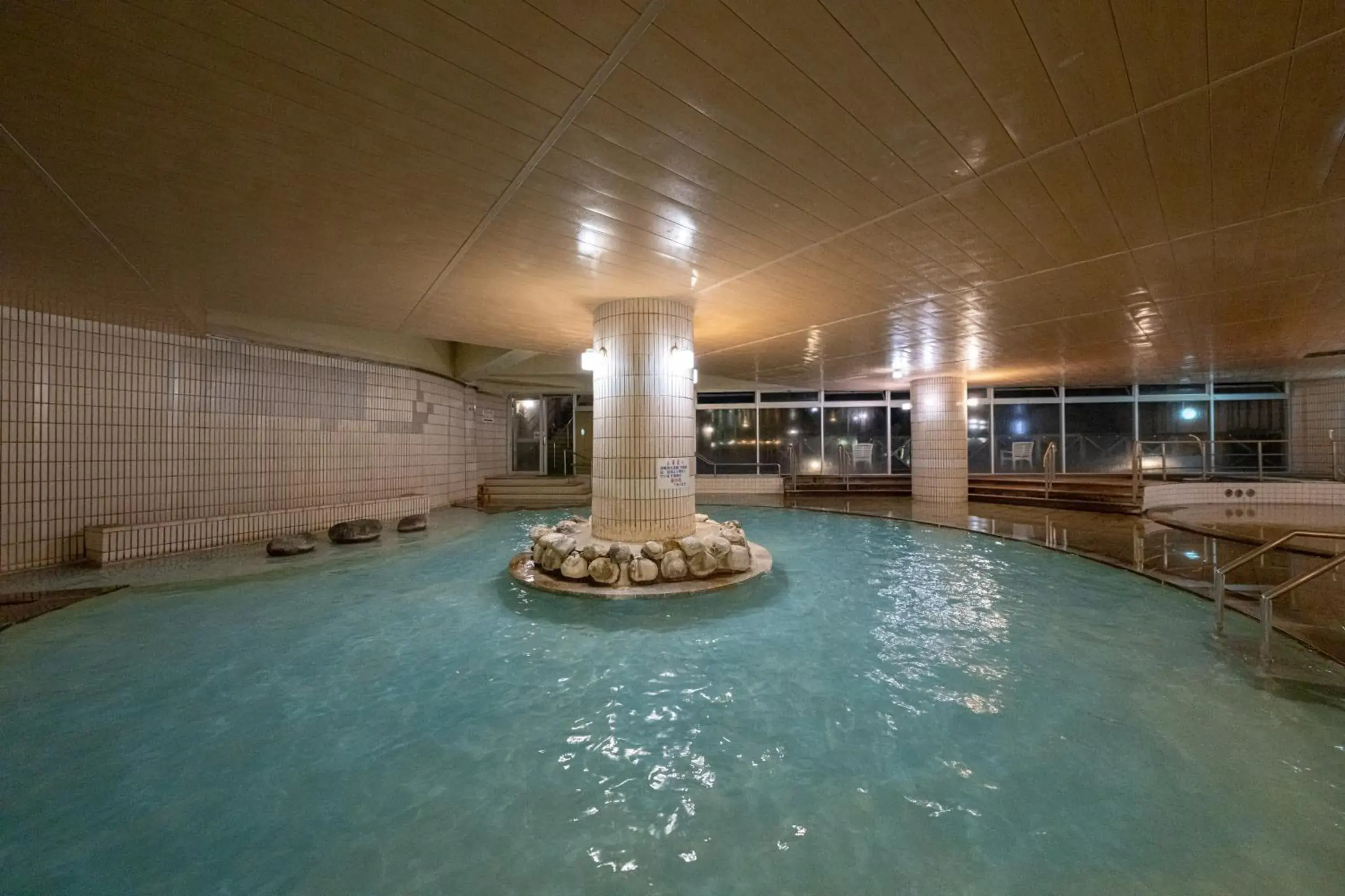 Hot Spring Bath, Swimming Pool in Kirishima Kokusai Hotel