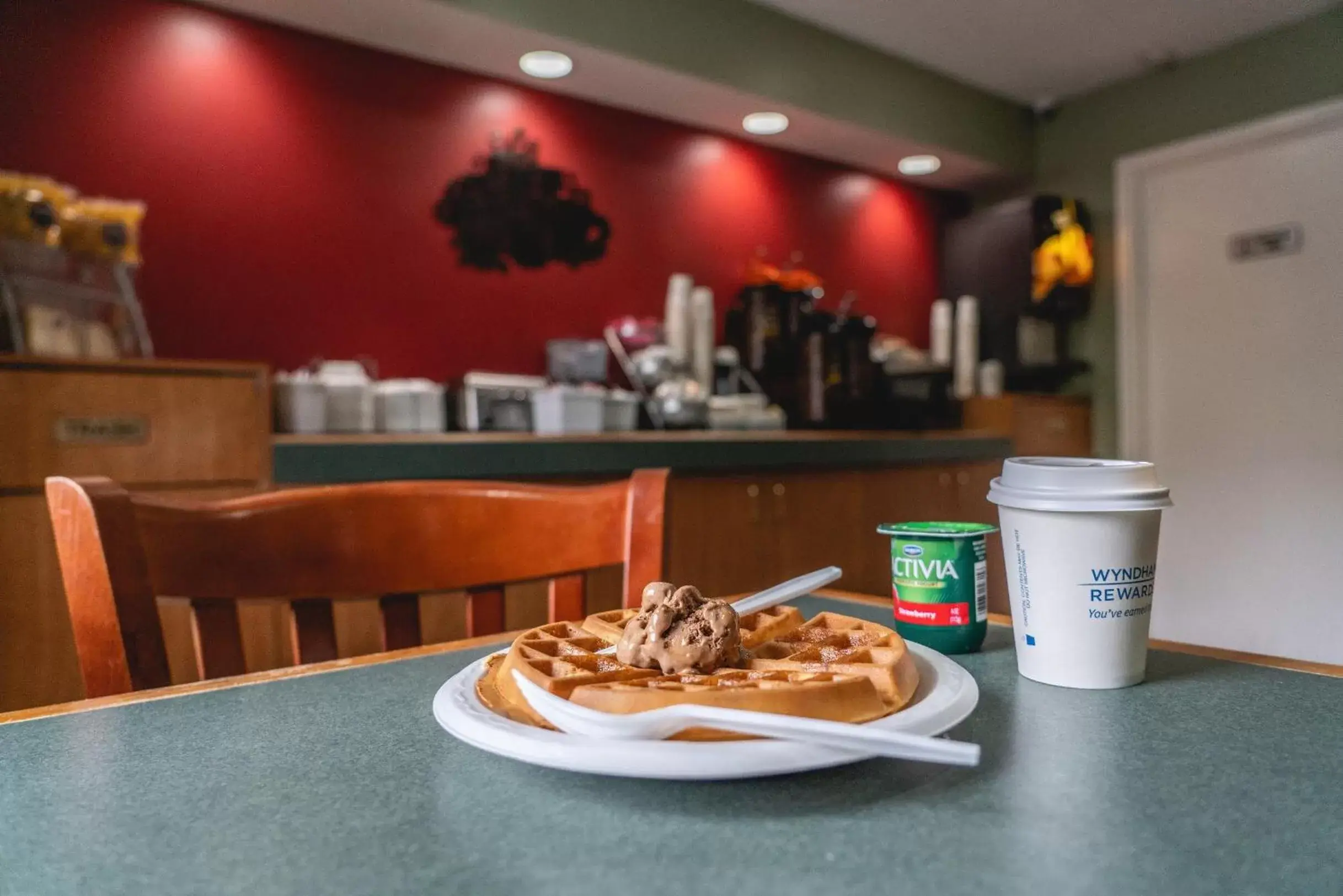 Continental breakfast in Super 8 by Wyndham Elgin