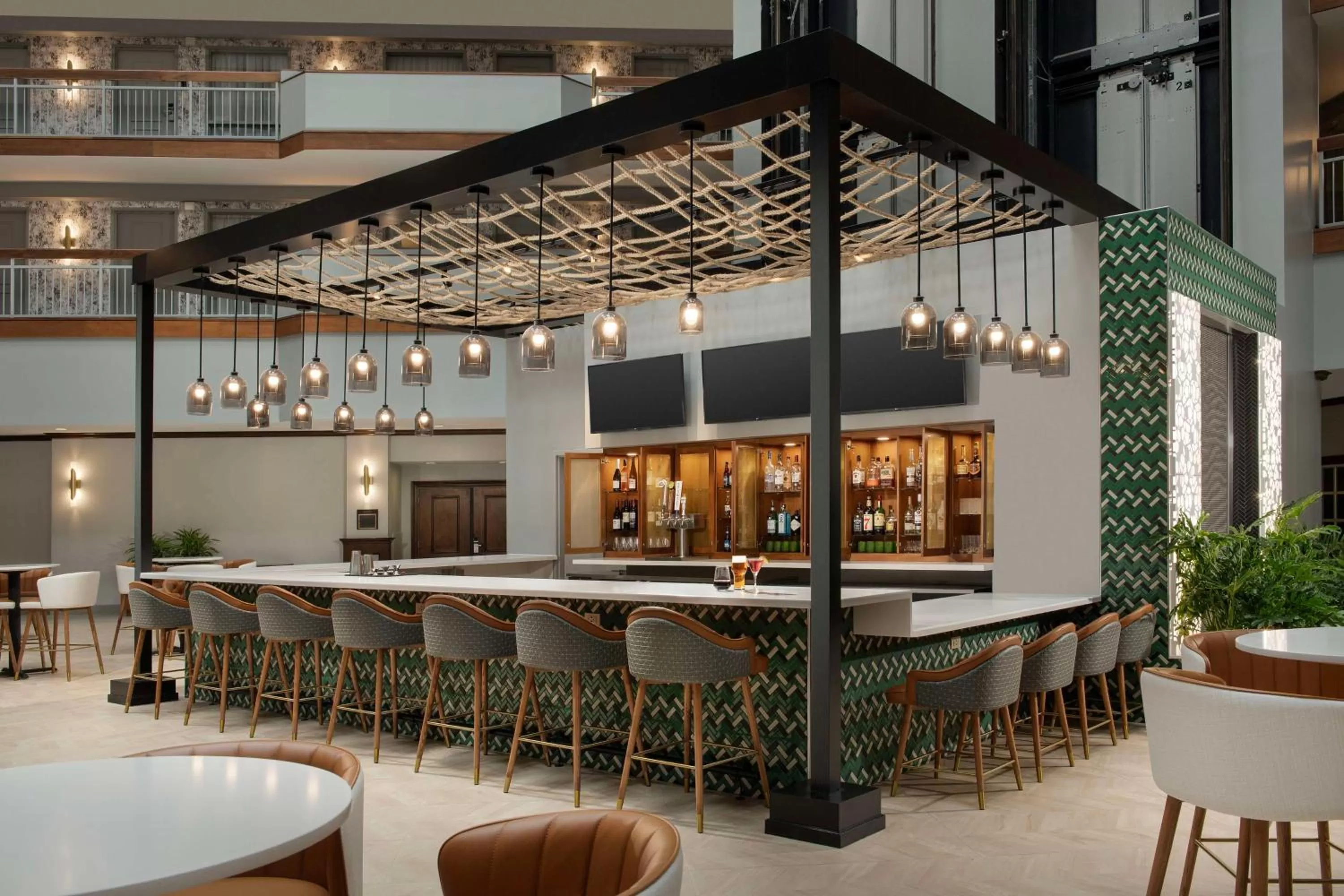 Lounge or bar in Embassy Suites by Hilton Dulles North Loudoun