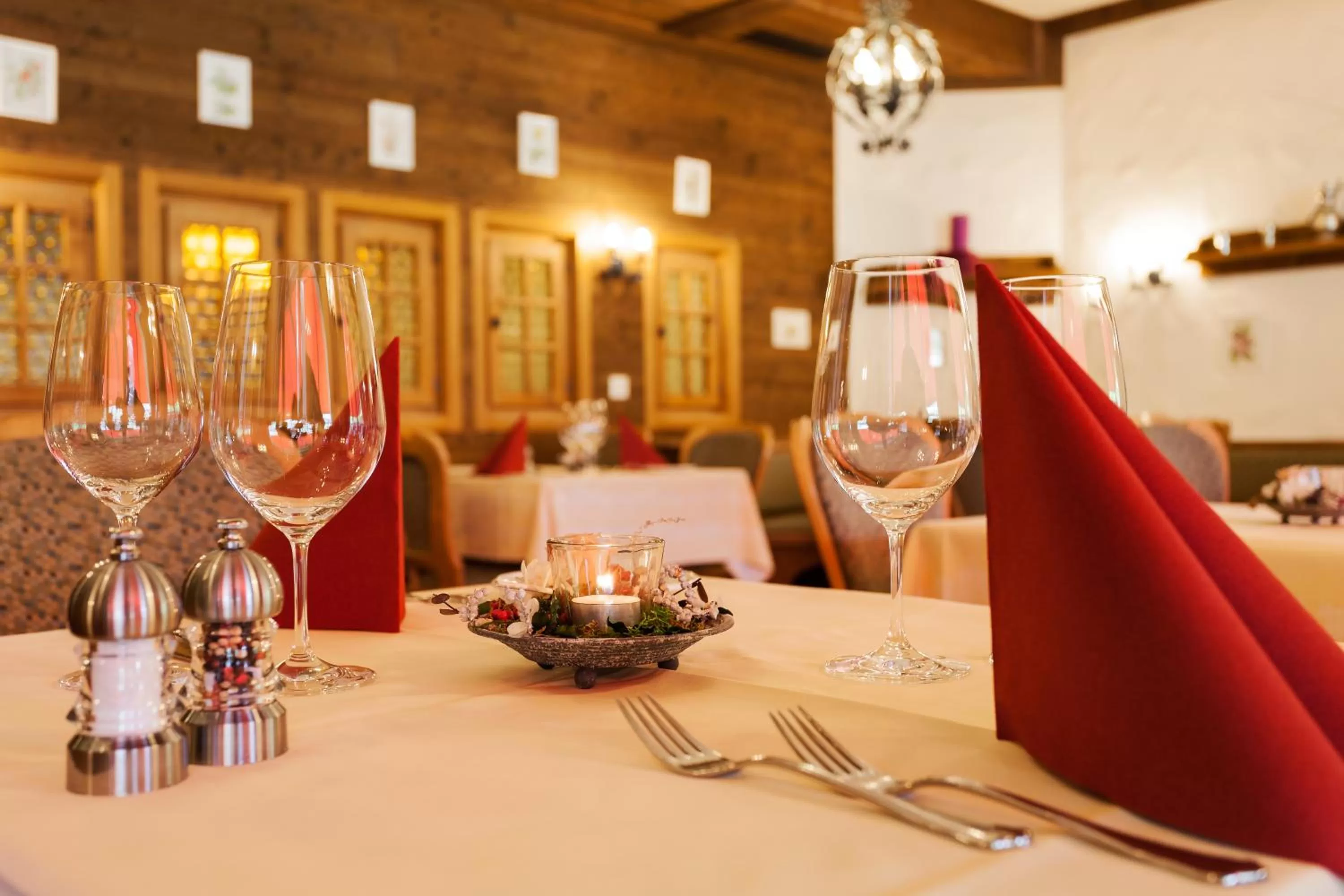 Restaurant/places to eat in Hotel Simmenhof
