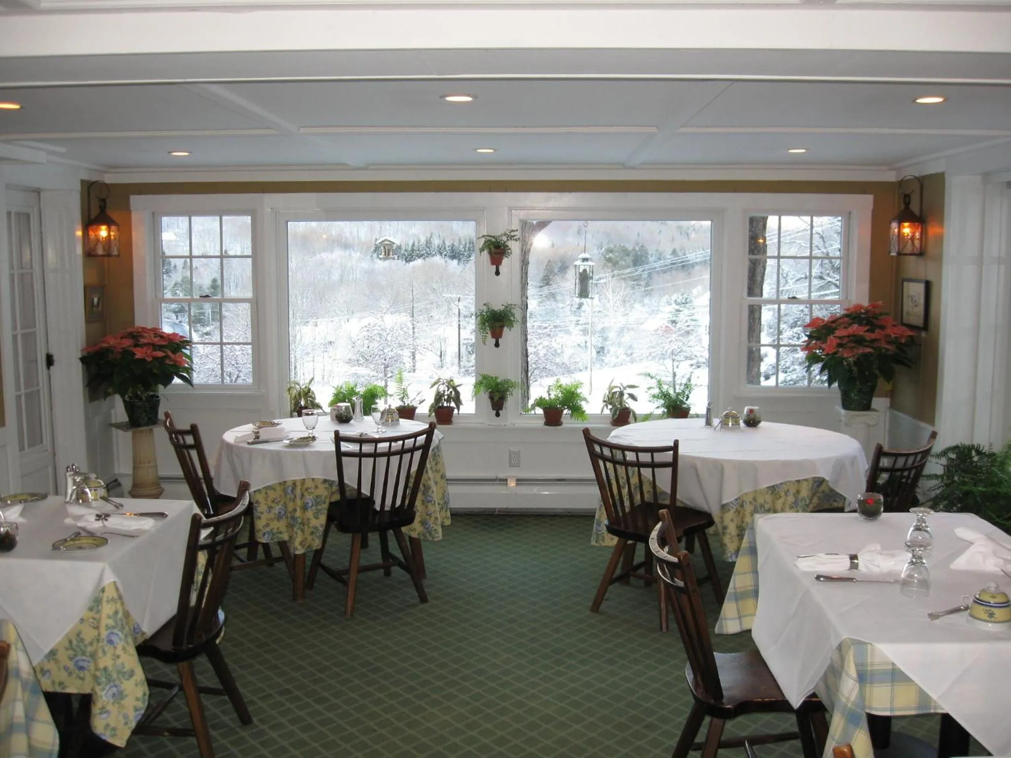 Restaurant/places to eat in Deerhill Inn