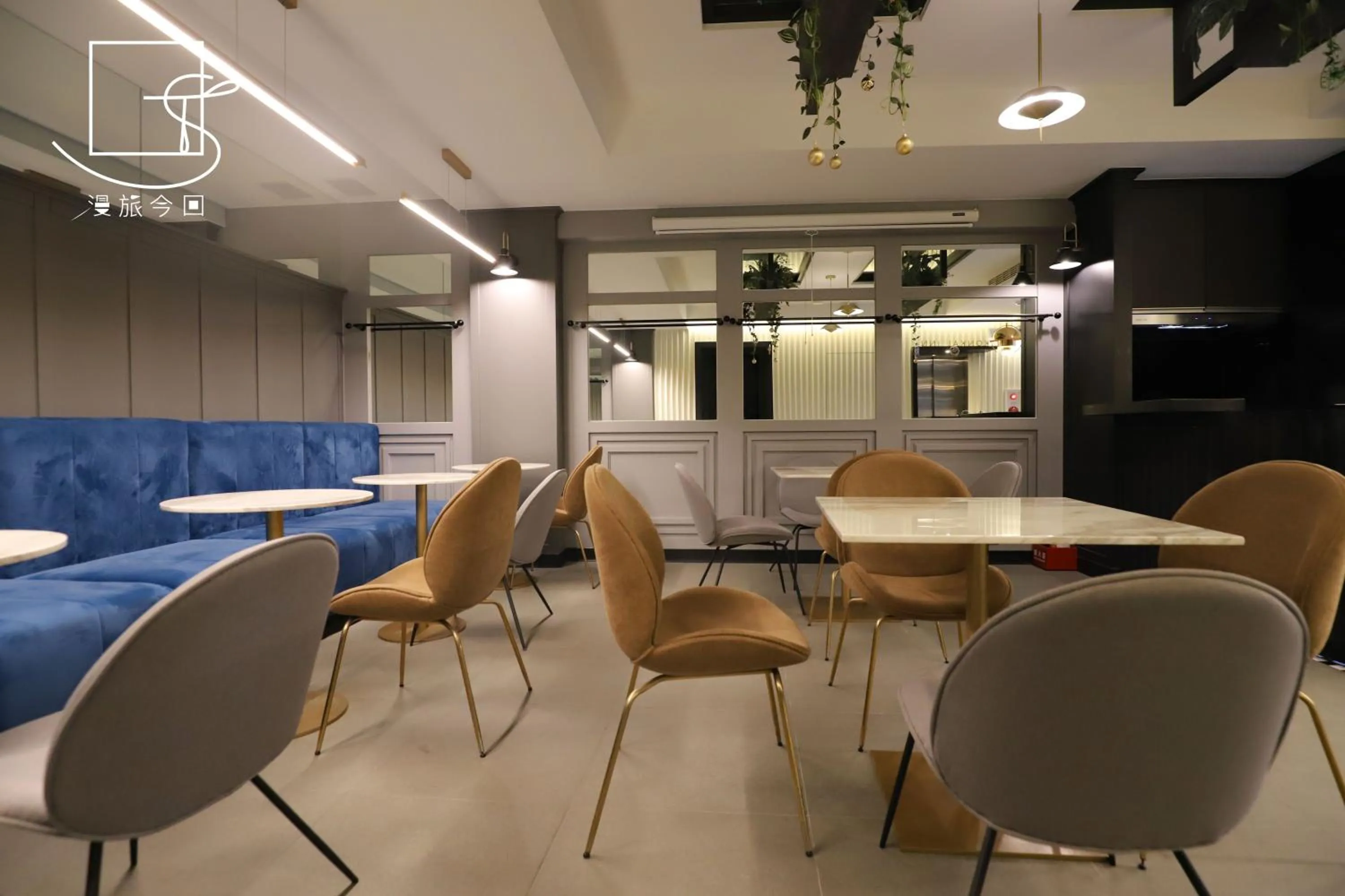 Restaurant/places to eat in Slow Town Hotel-Konkai