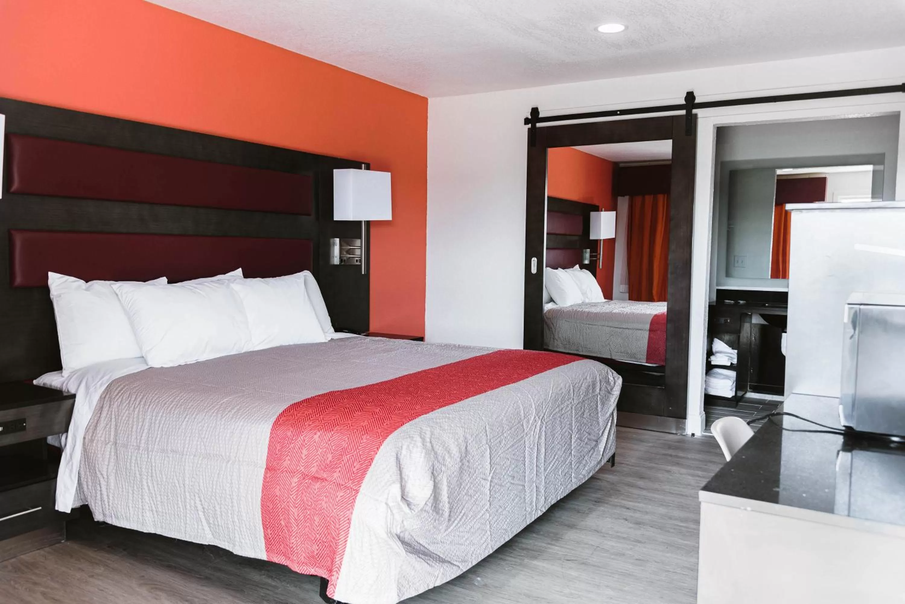 Bed in Motel 6 Bellville, OH