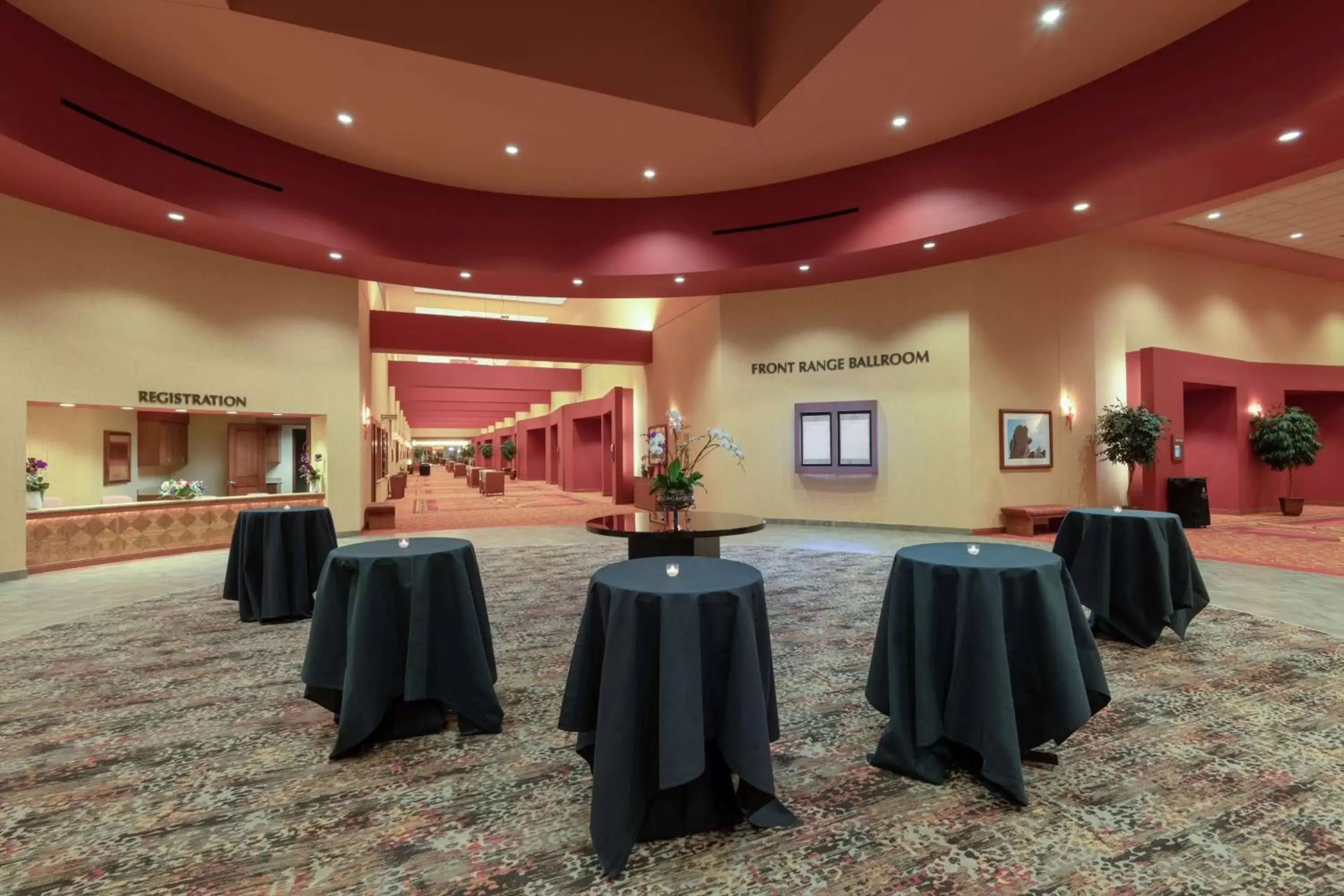 Meeting/conference room, Banquet Facilities in Embassy Suites Loveland Hotel, Spa & Conference Center