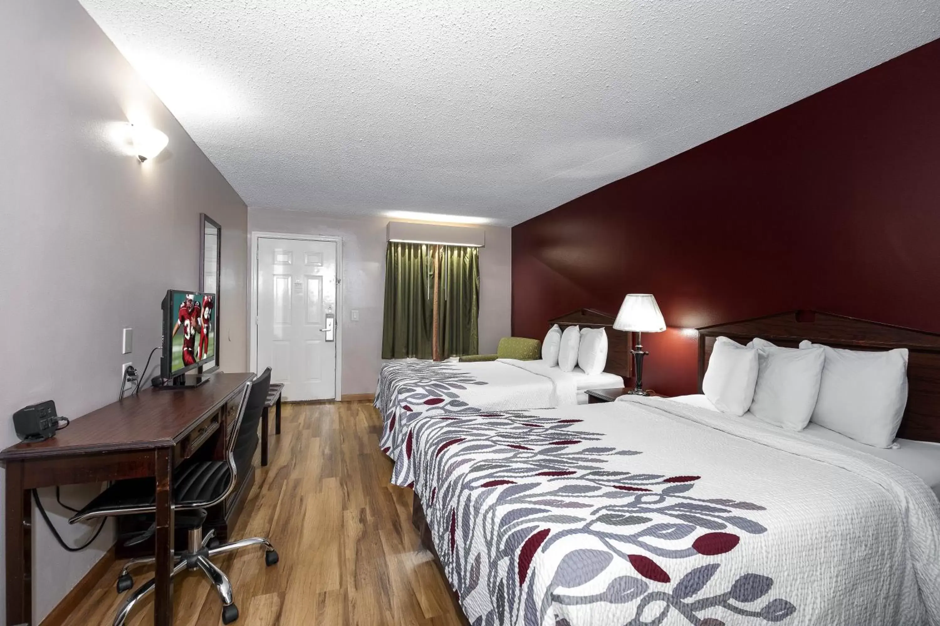 Photo of the whole room, Room Photo in Red Roof Inn & Suites Wilson