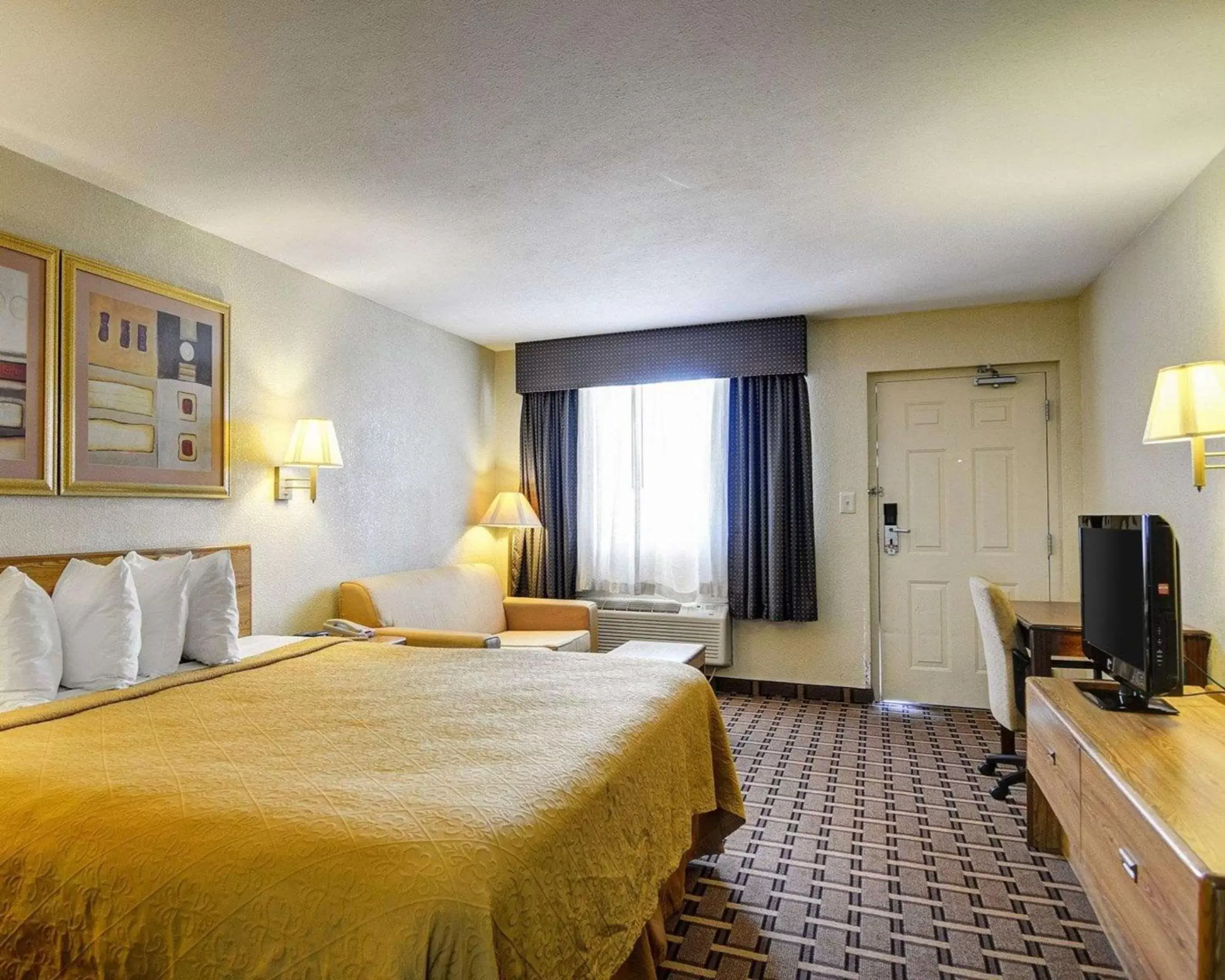 Photo of the whole room, Bed in Quality Inn Conway - Greenbrier