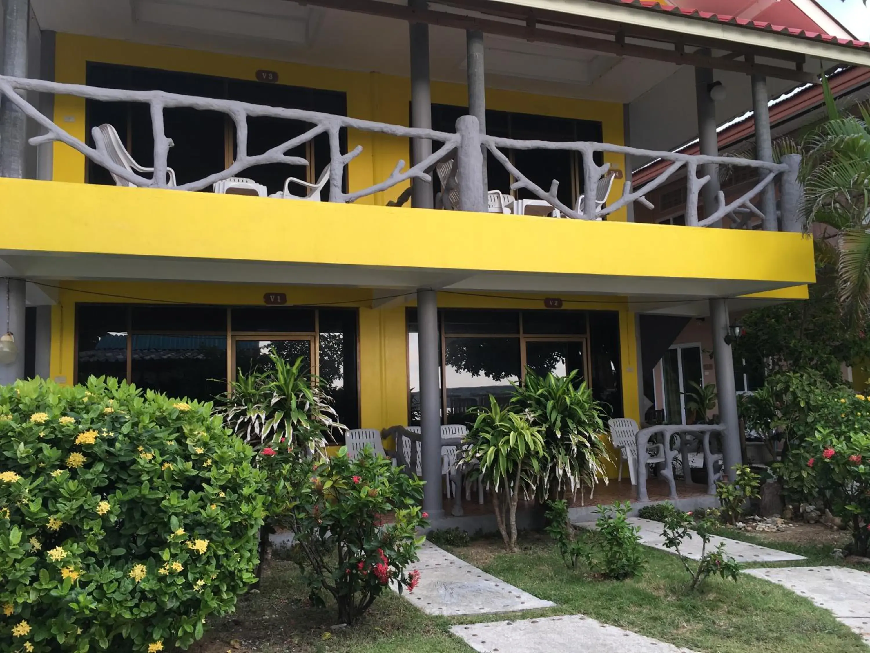 Facade/entrance, Property Building in Lanta Garden Home (SHA Extra Plus)