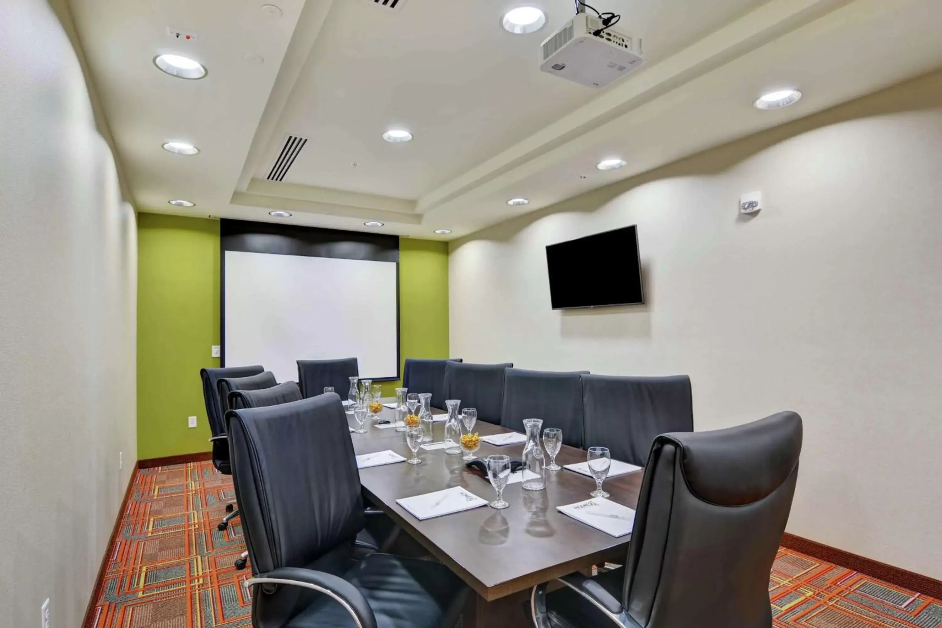 Meeting/conference room in Home2 Suites by Hilton Idaho Falls