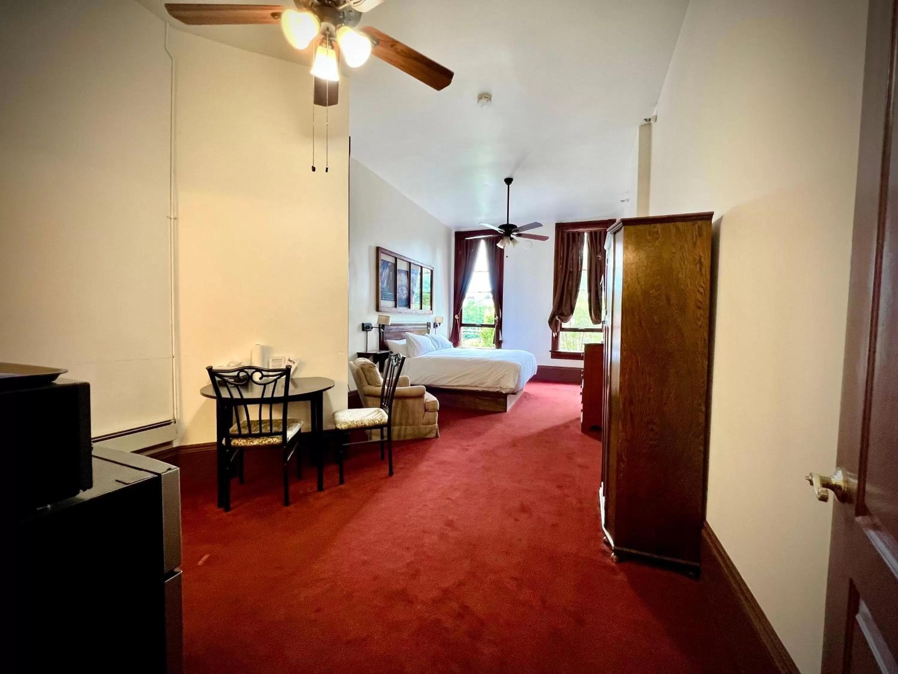 Bed in The Monarch Hotel