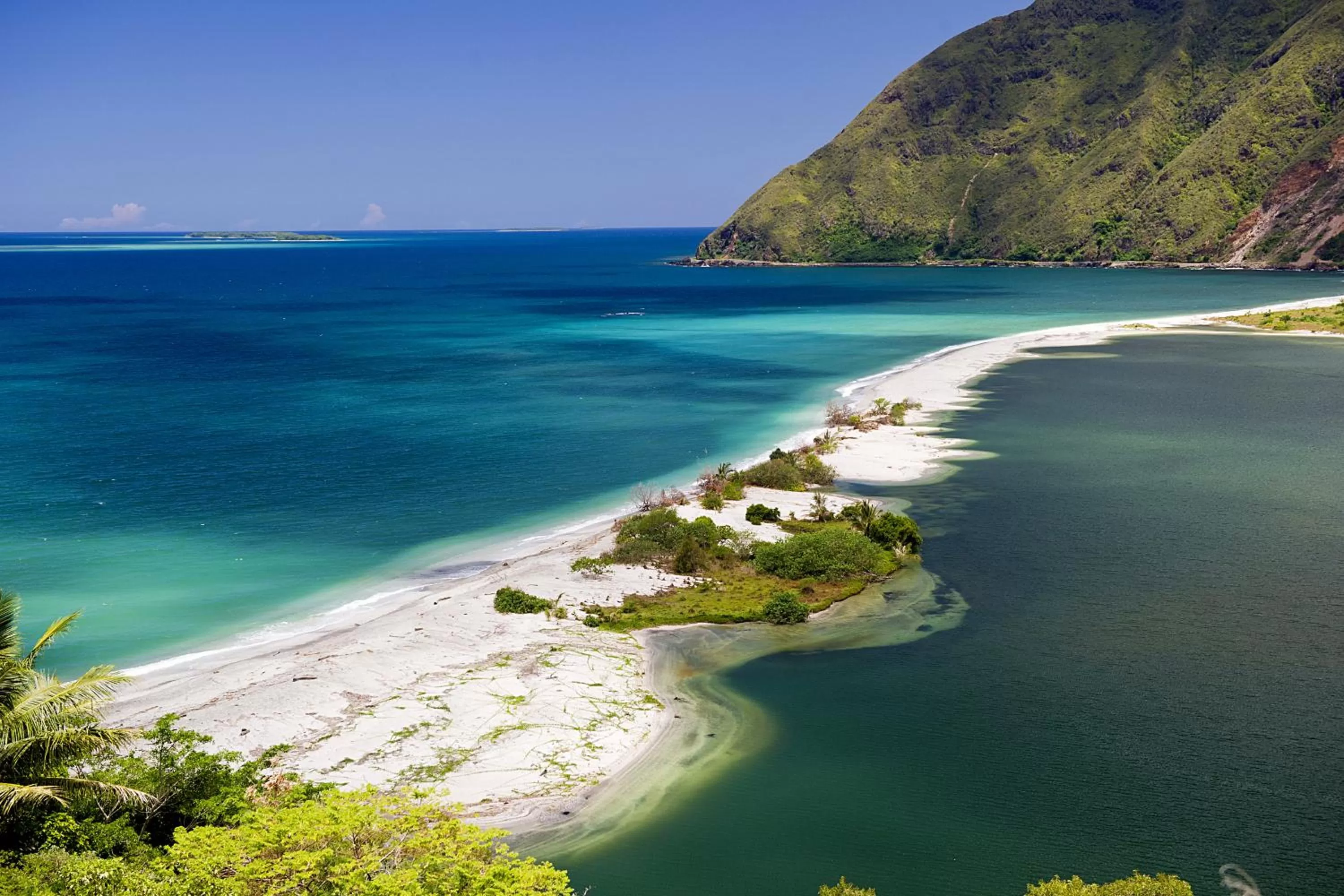 Facade/entrance in Hotel Koulnoue Village