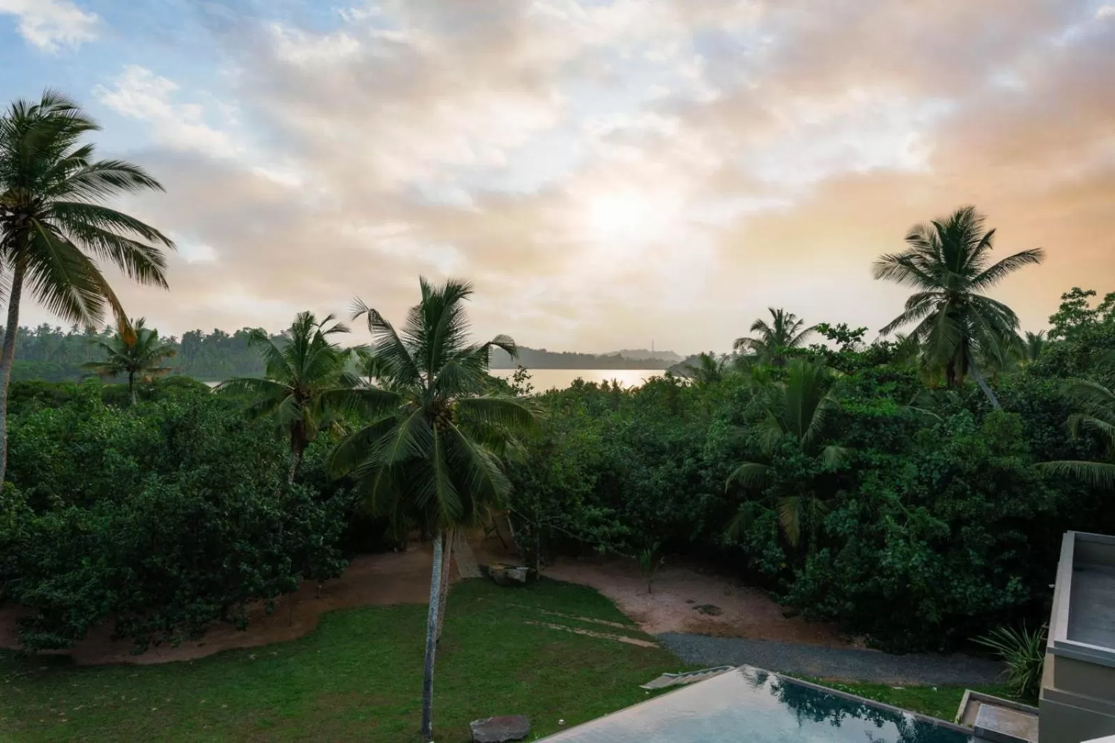 Lake view in Kiss Blossom