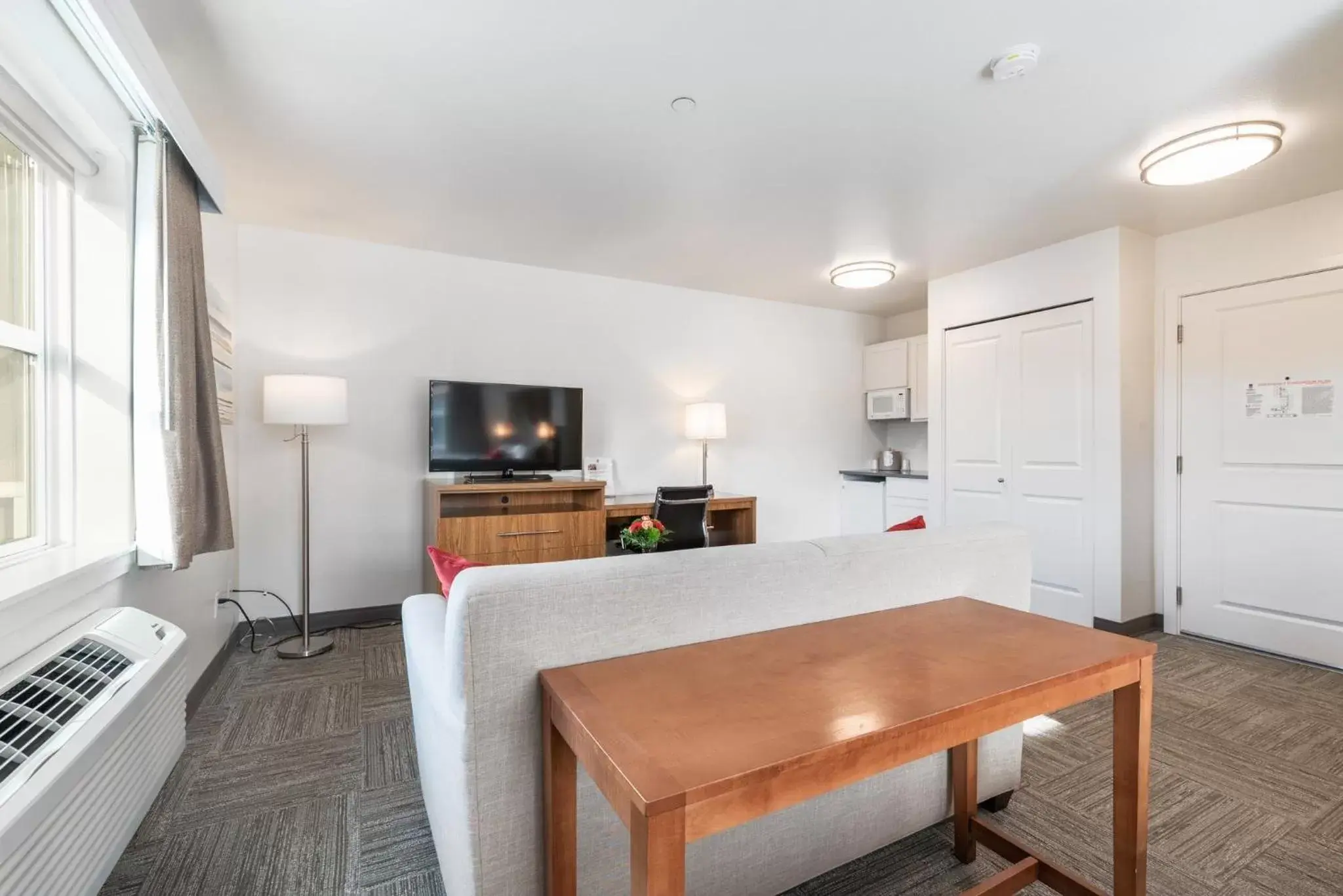 Dining Area in Marshall Suites