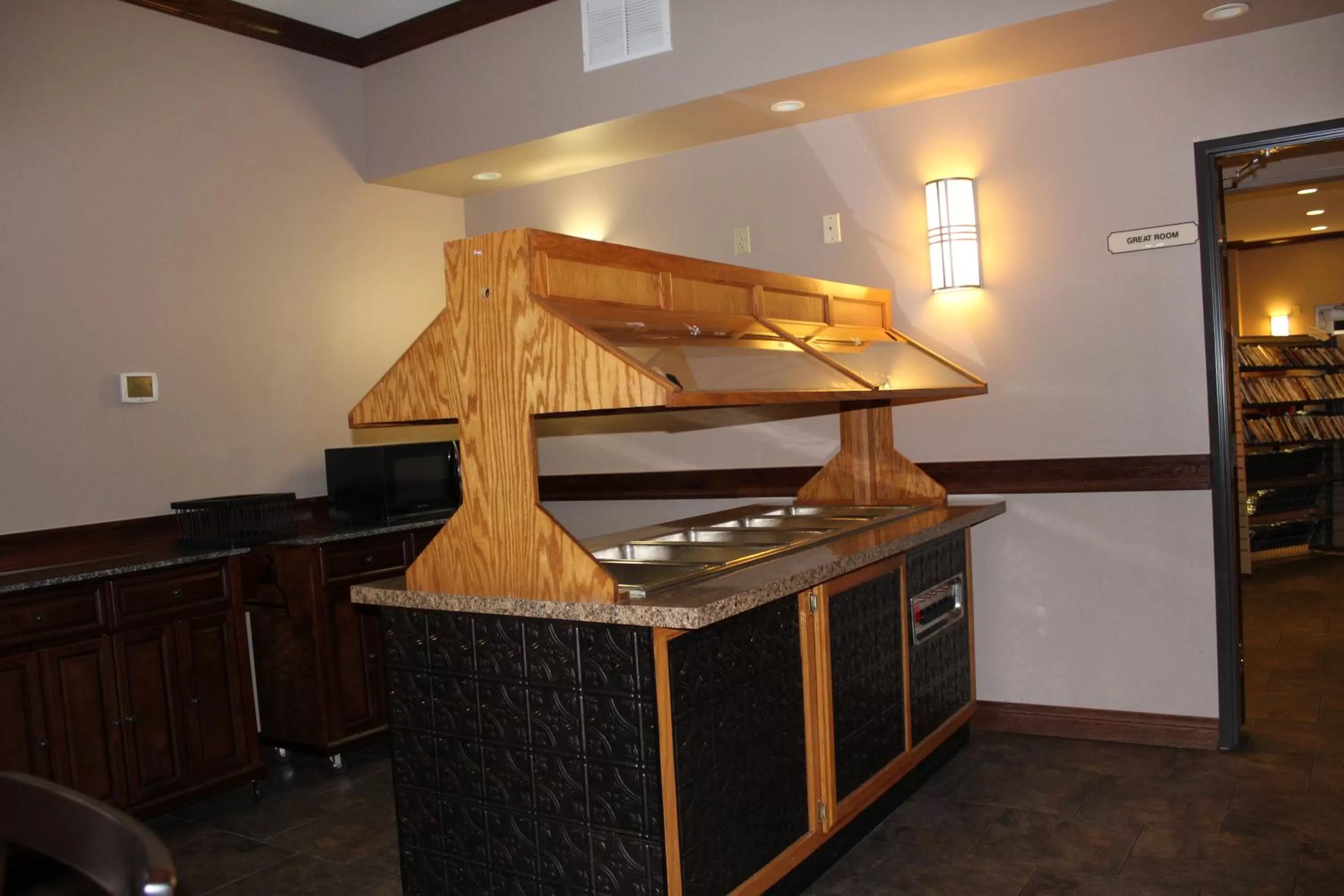 Dining area in Bell's Extended Stay and Suites