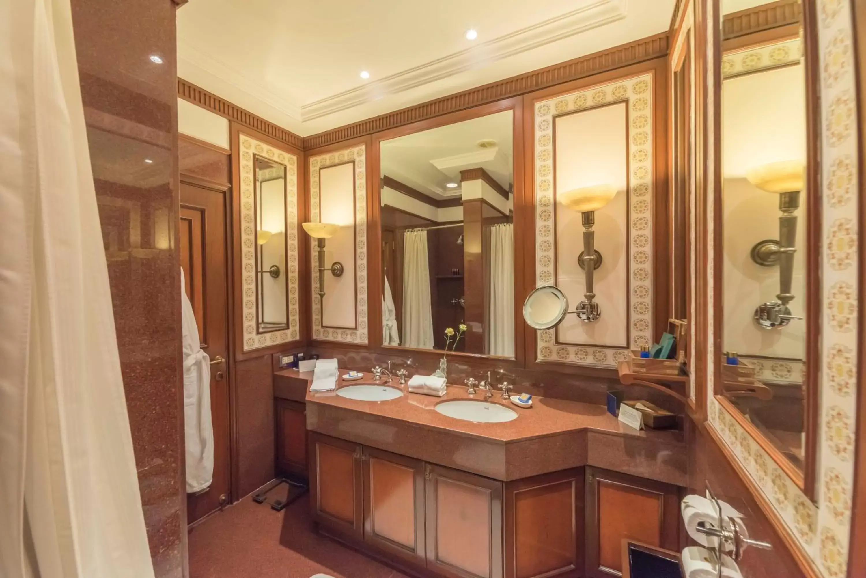 Bathroom in The Oberoi Grand Kolkata