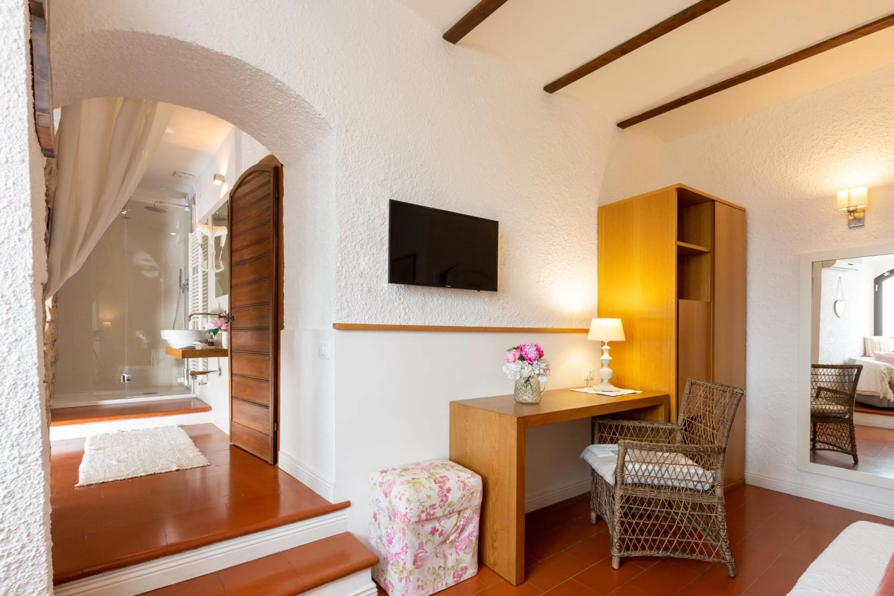 Bathroom, Bed in Hotel Ideale