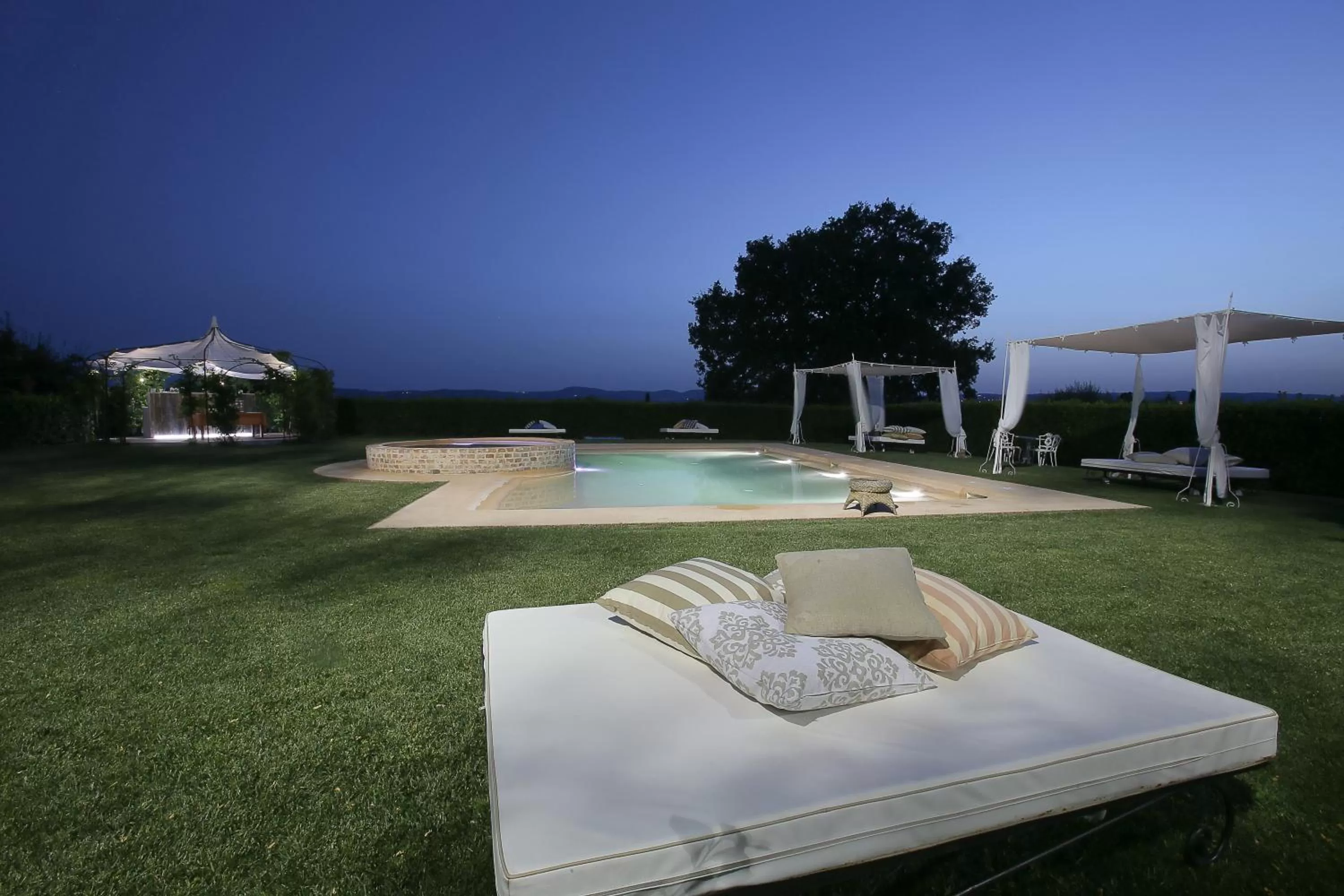 Garden, Swimming Pool in Relais Montemaggiore