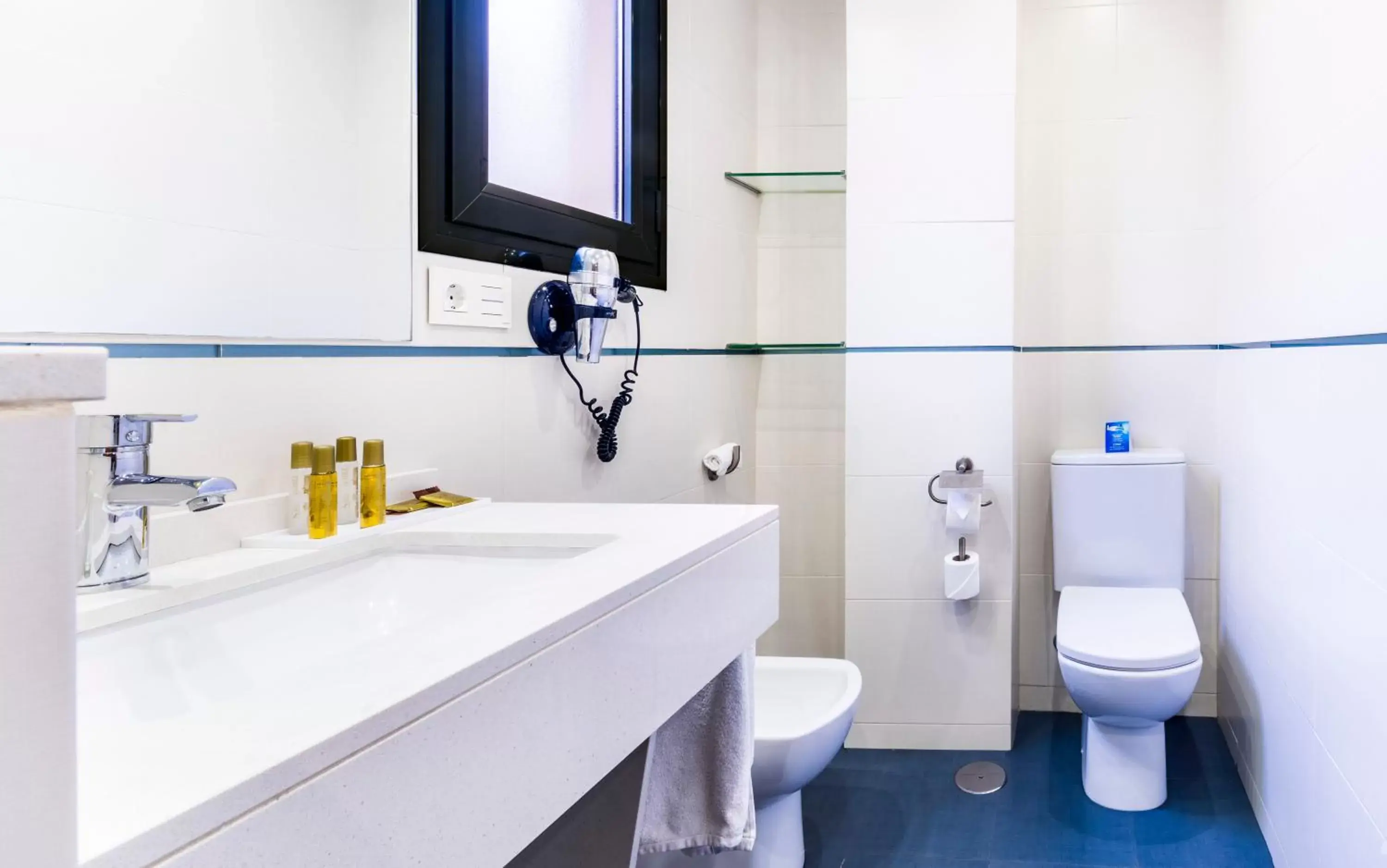 Bathroom in Monjas del Carmen Hotel