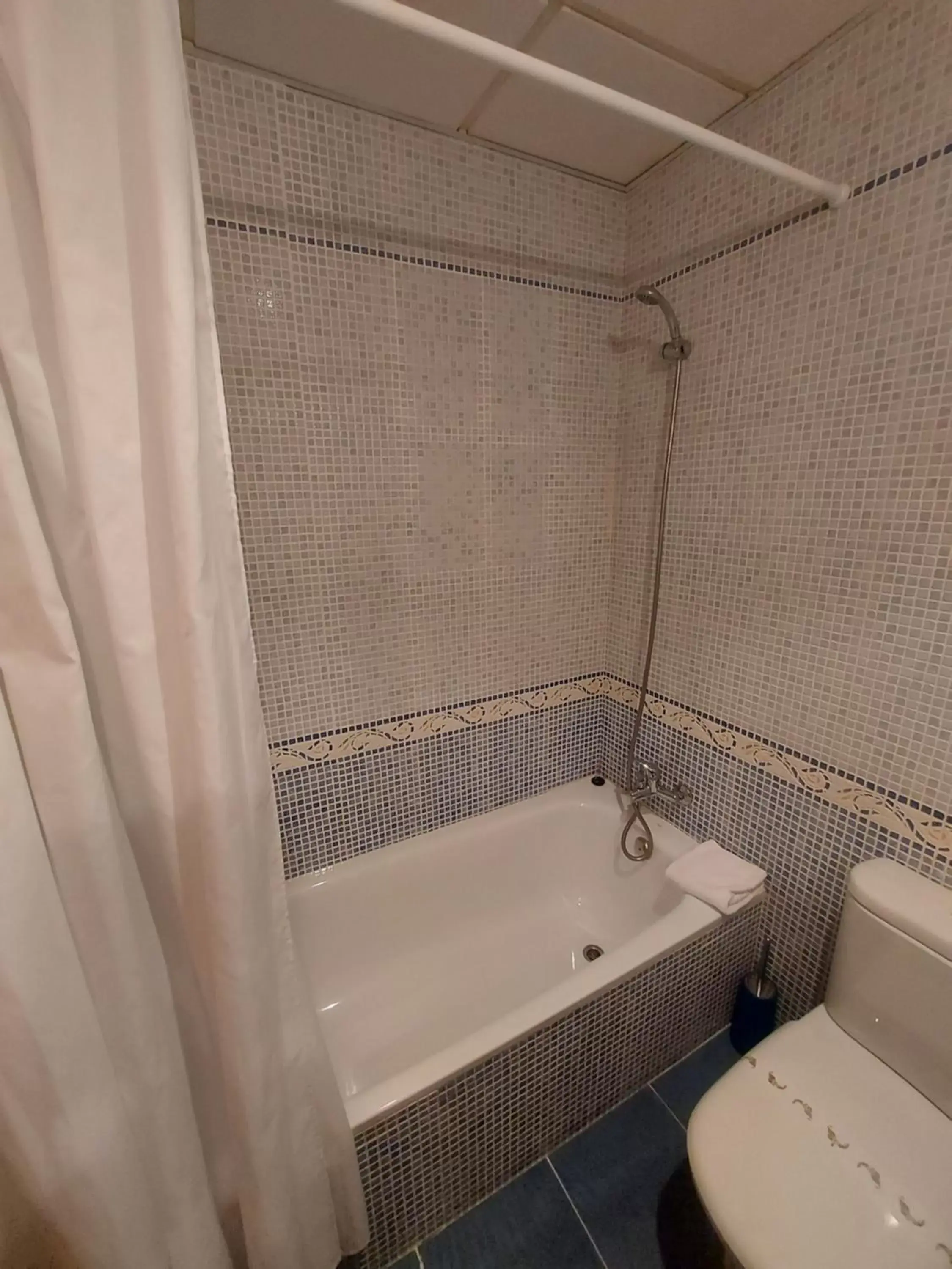Bath, Bathroom in Motel Acropolis