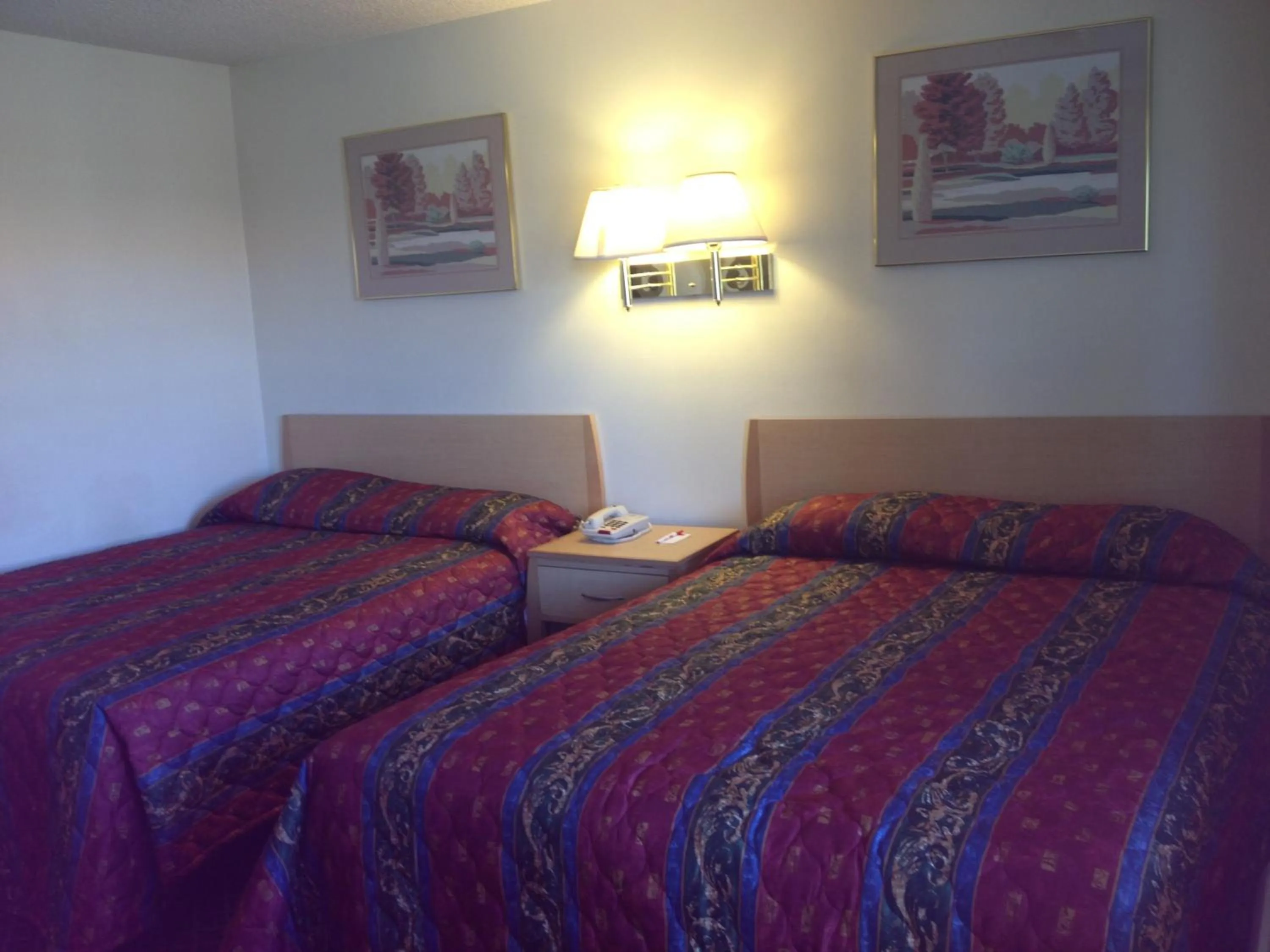 Photo of the whole room in Riverside Inn & Suites