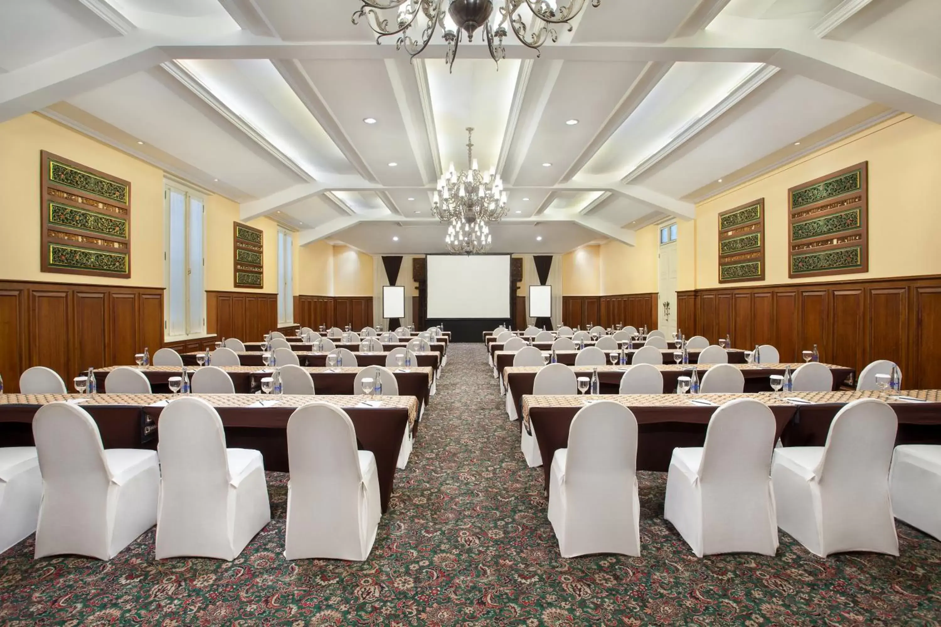 Meeting/conference room in The Phoenix Hotel Yogyakarta - MGallery Collection