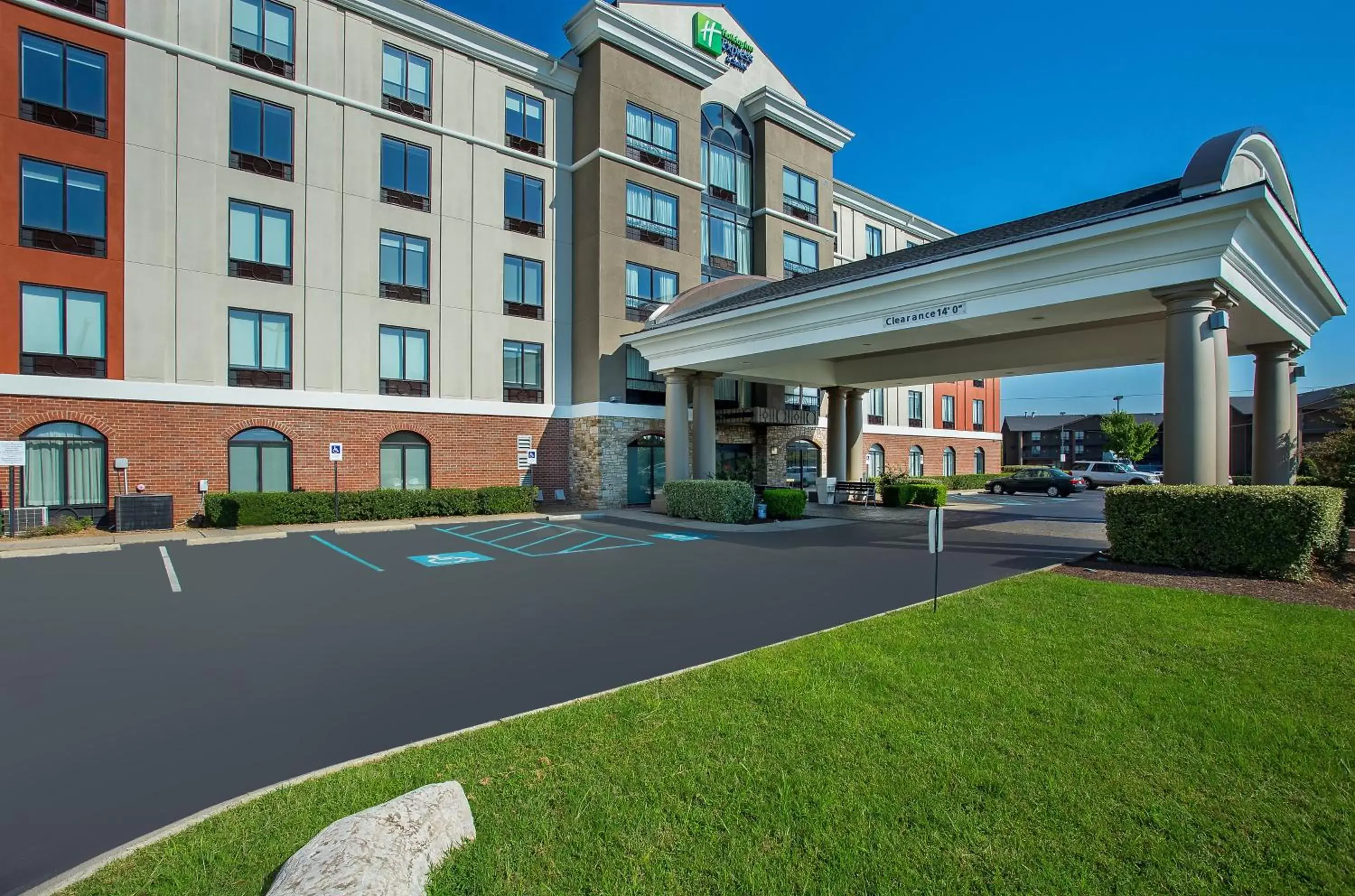 Property building in Holiday Inn Express & Suites Lebanon-Nashville Area by IHG Property building in Holiday Inn Express & Suites Lebanon-Nashville Area by IHG