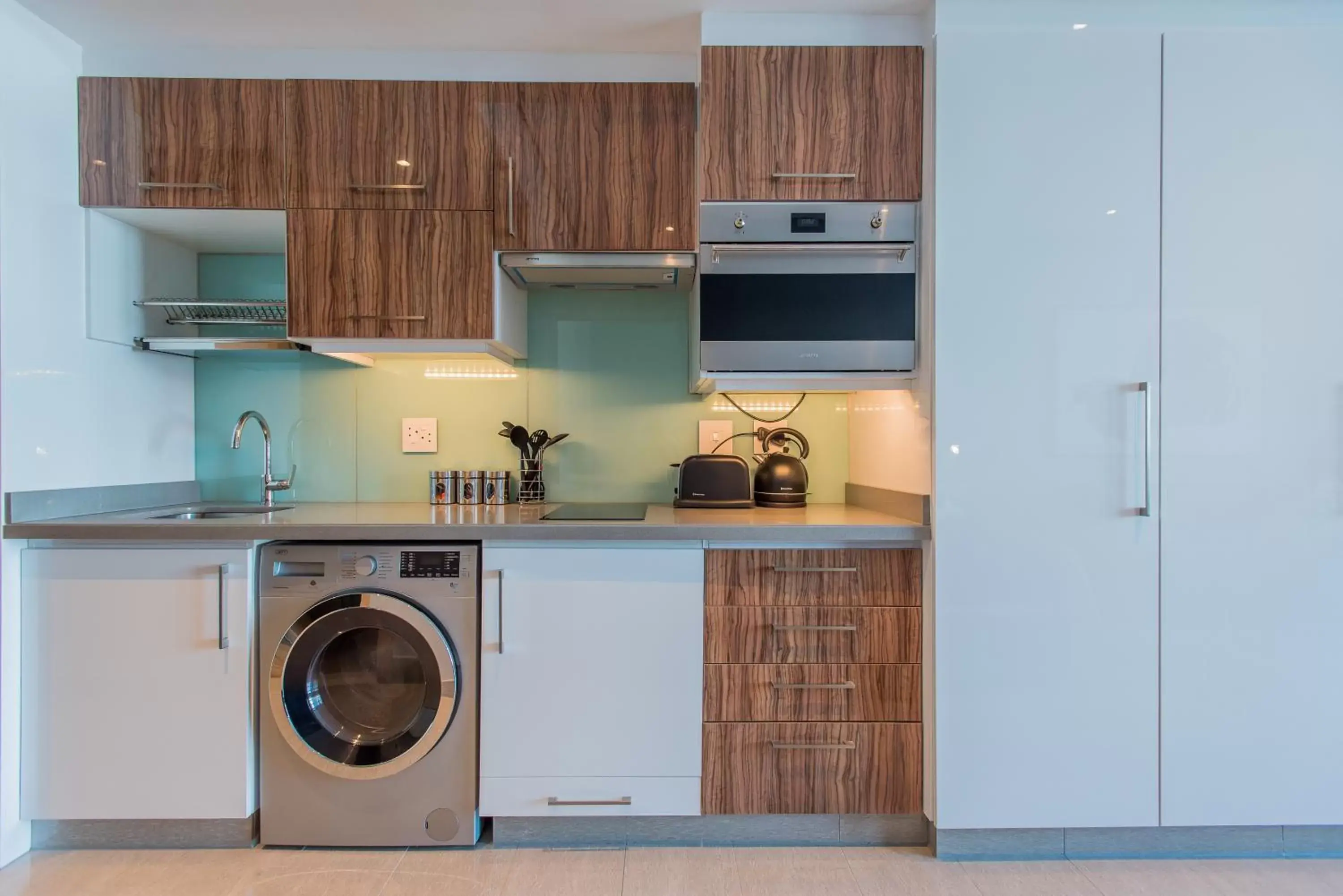 One-Bedroom Apartment with Balcony in The Capital Pearls Hotel One-Bedroom Apartment with Balcony in The Capital Pearls Hotel