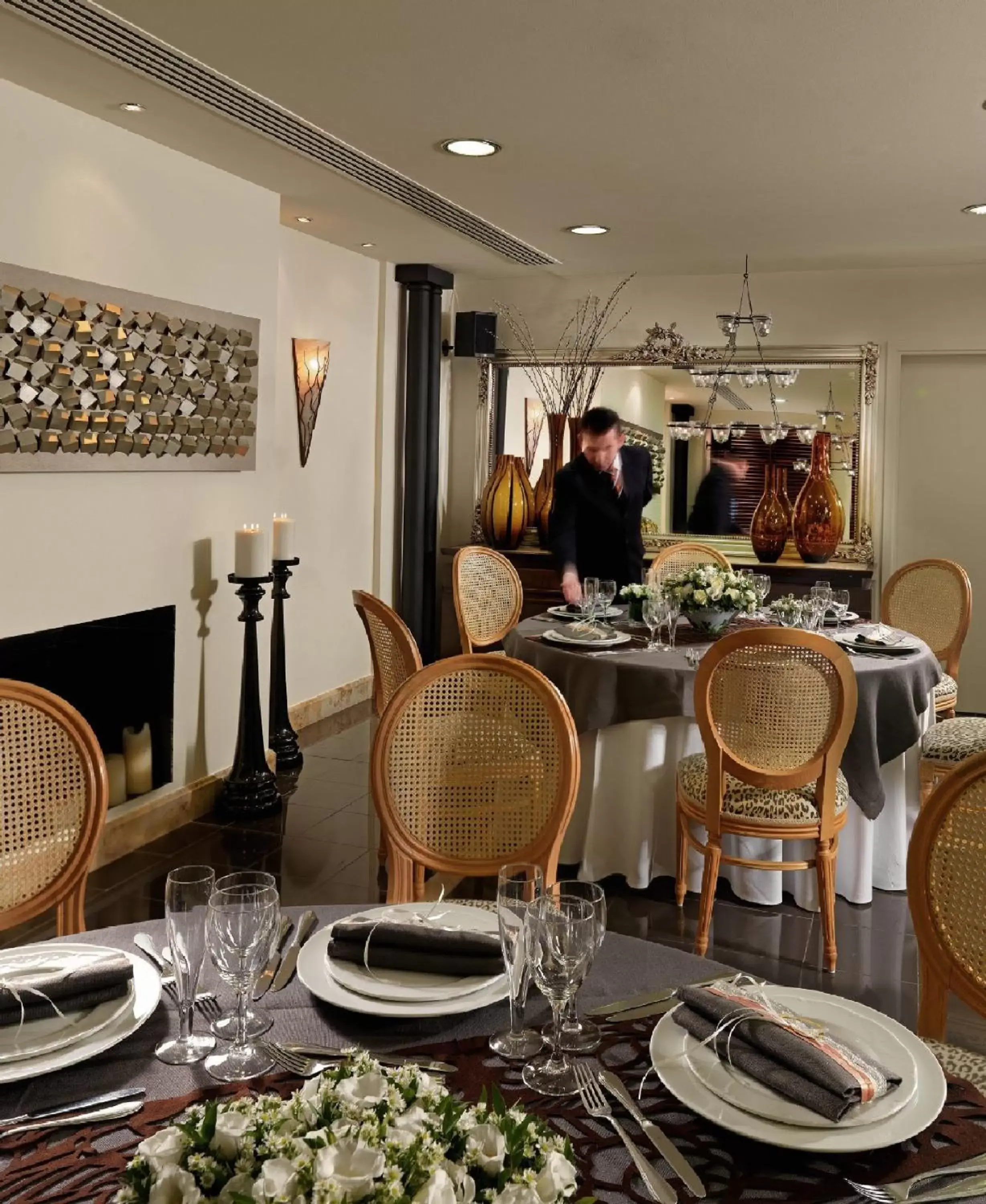 Restaurant/places to eat in Best Western Plus Embassy Hotel Restaurant/places to eat in Best Western Plus Embassy Hotel