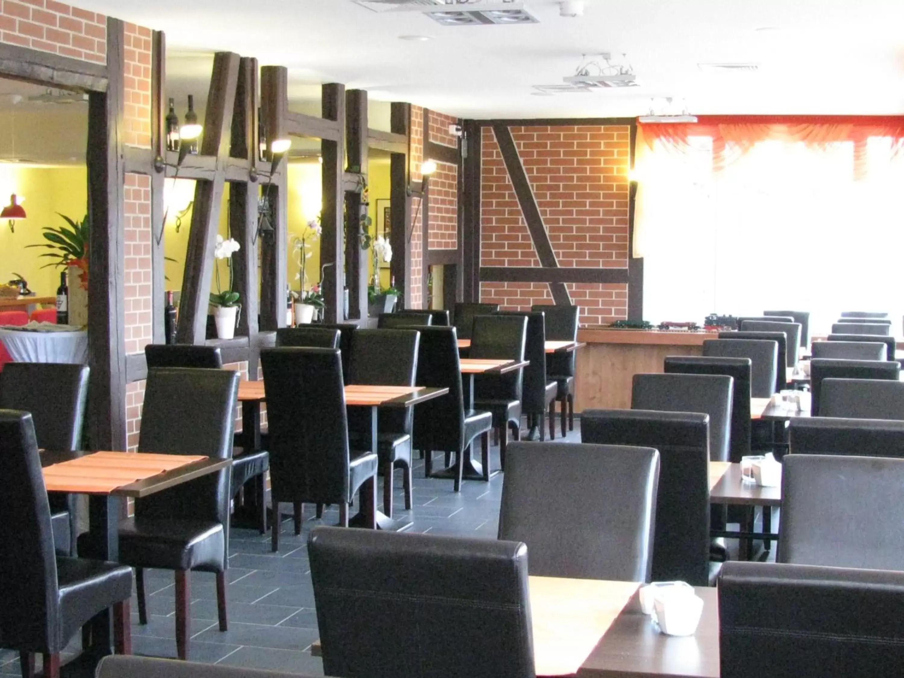 Communal lounge/ TV room, Restaurant/Places to Eat in Altora Eisenbahn Themenhotel