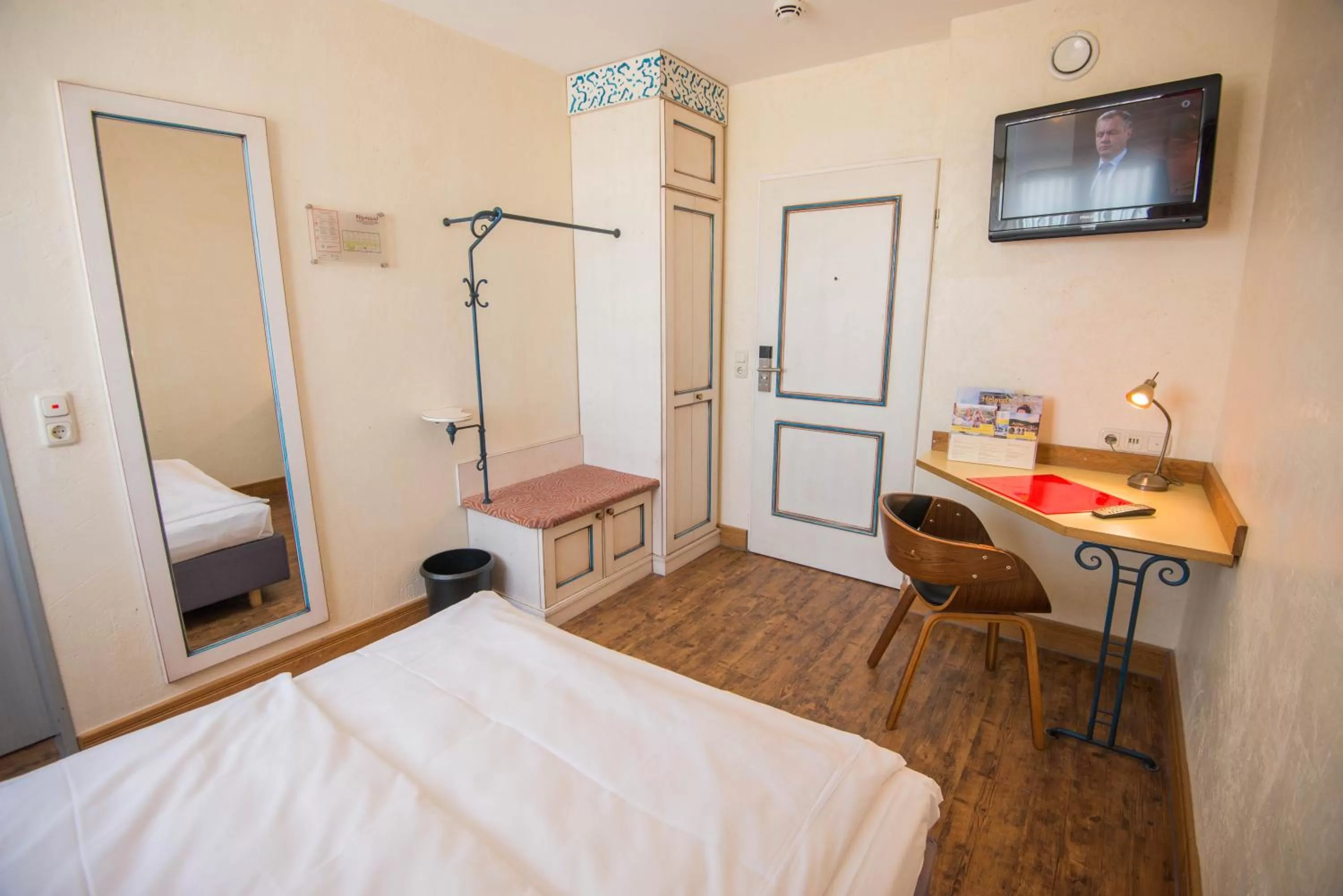 Photo of the whole room, Bed in Ringhotel Alpenhof - Patchworkhotel