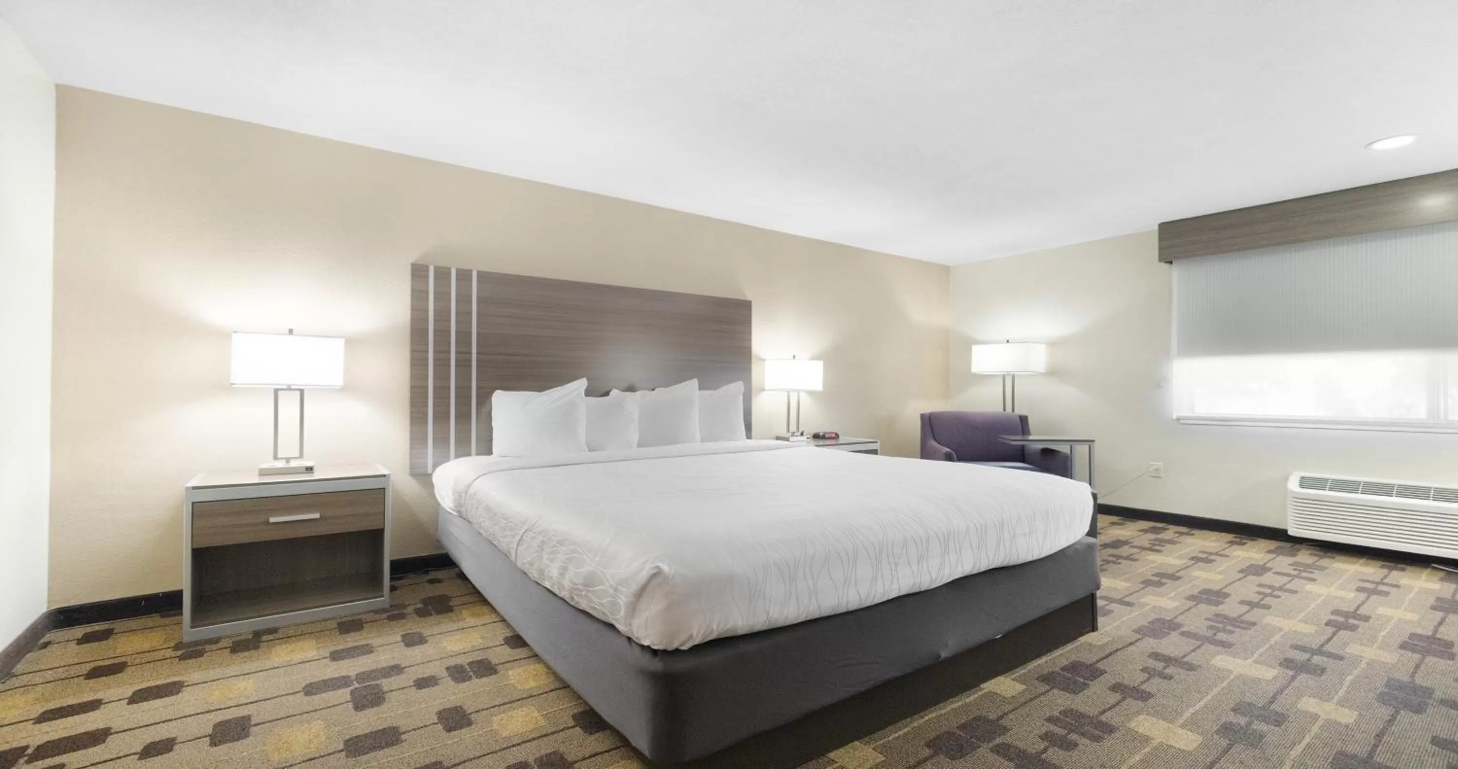 Bed in Best Western Amador Inn