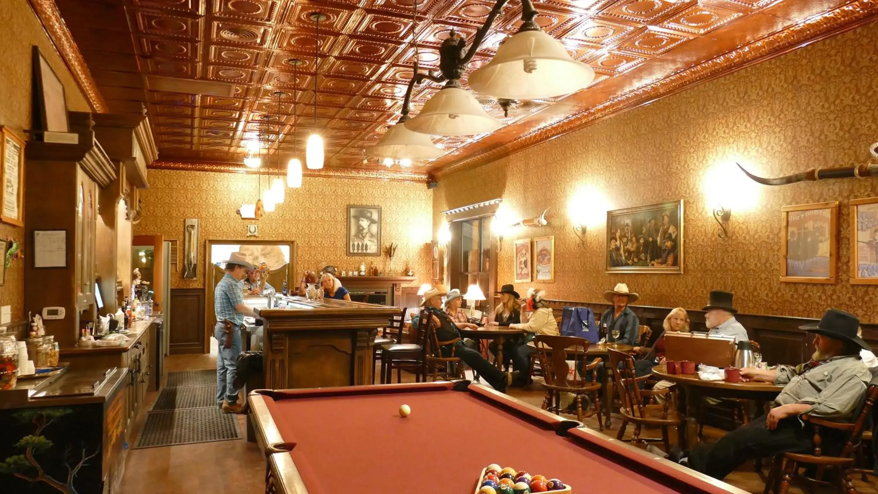 Lounge or bar, Billiards in Tombstone Monument Guest Ranch