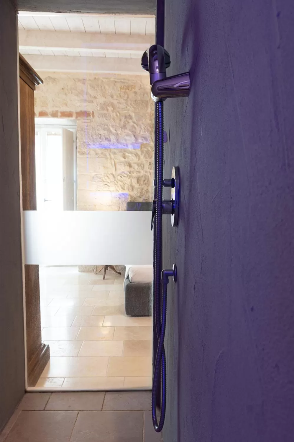 Shower in Graffiti Living - Affittacamere