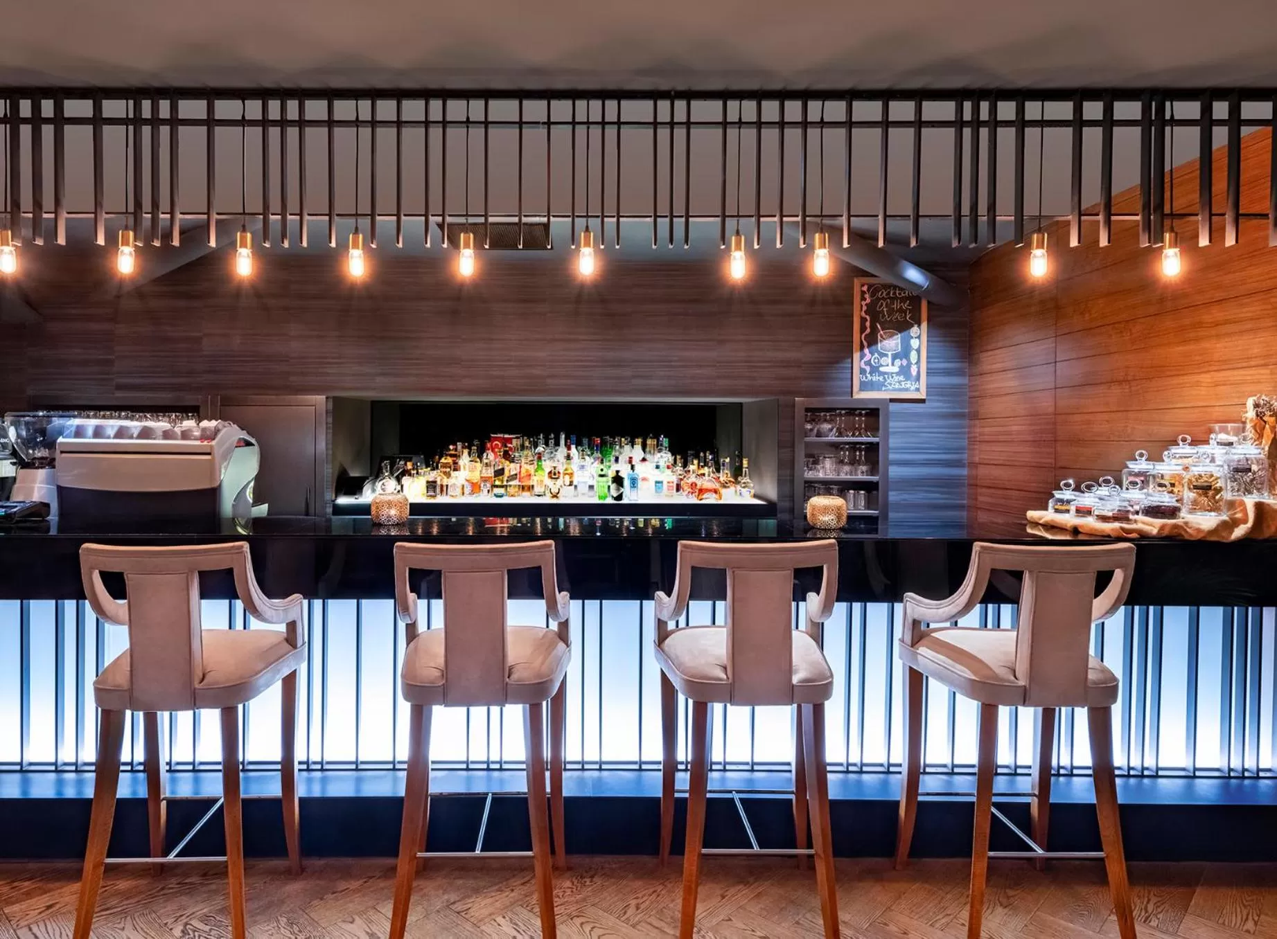 Lounge or bar in Mövenpick Hotel & Thermal Spa Bursa