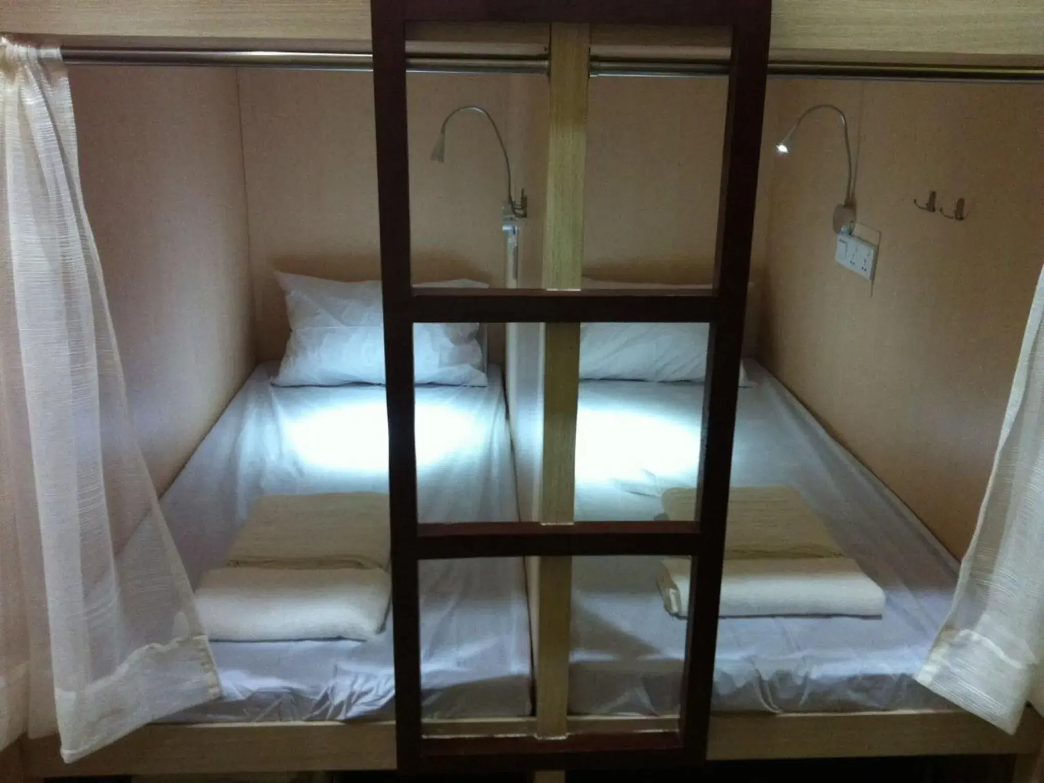 bunk bed, Bed in H2 Segama Backpackers