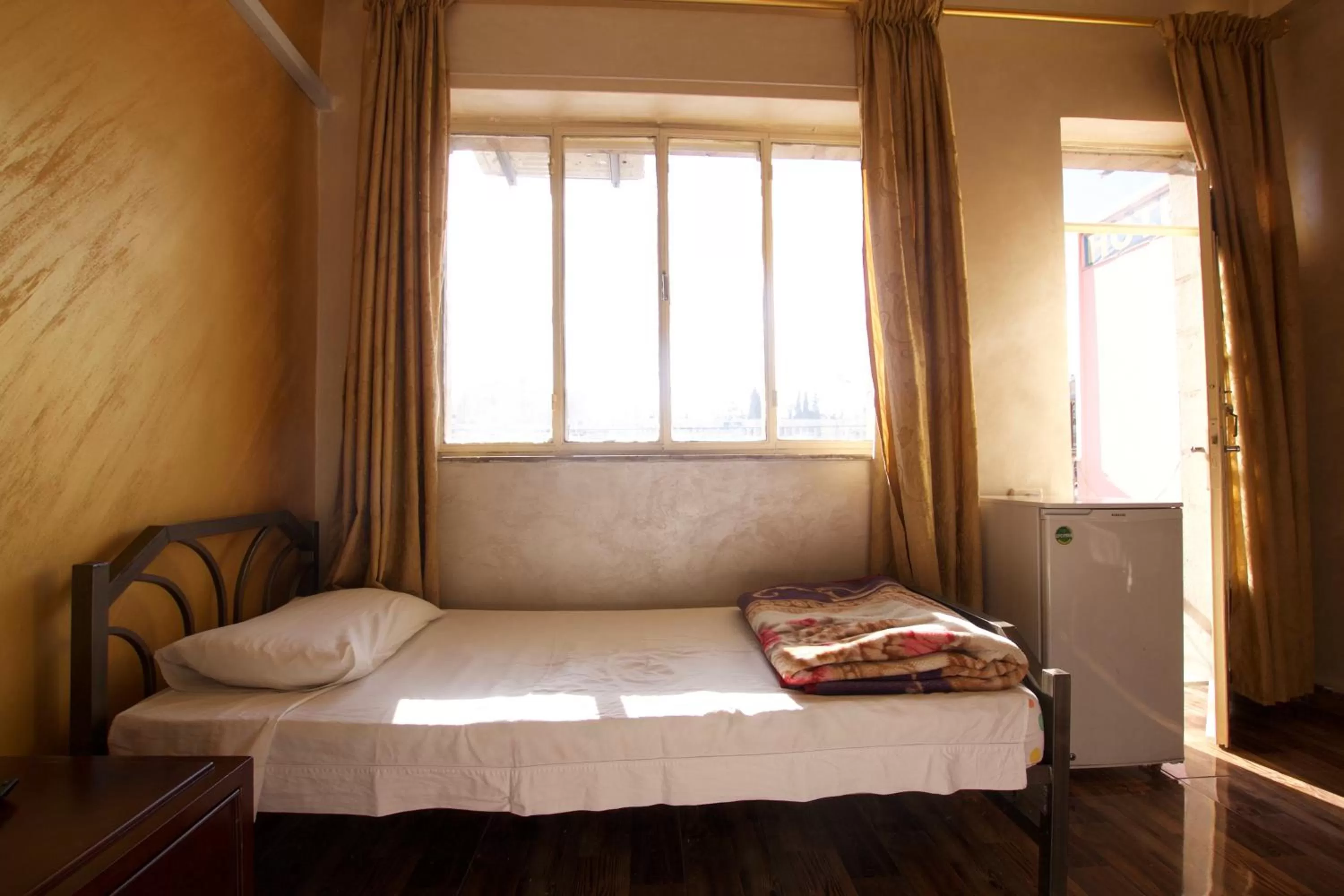 Sun Rise Hotel & Hostel & Tours