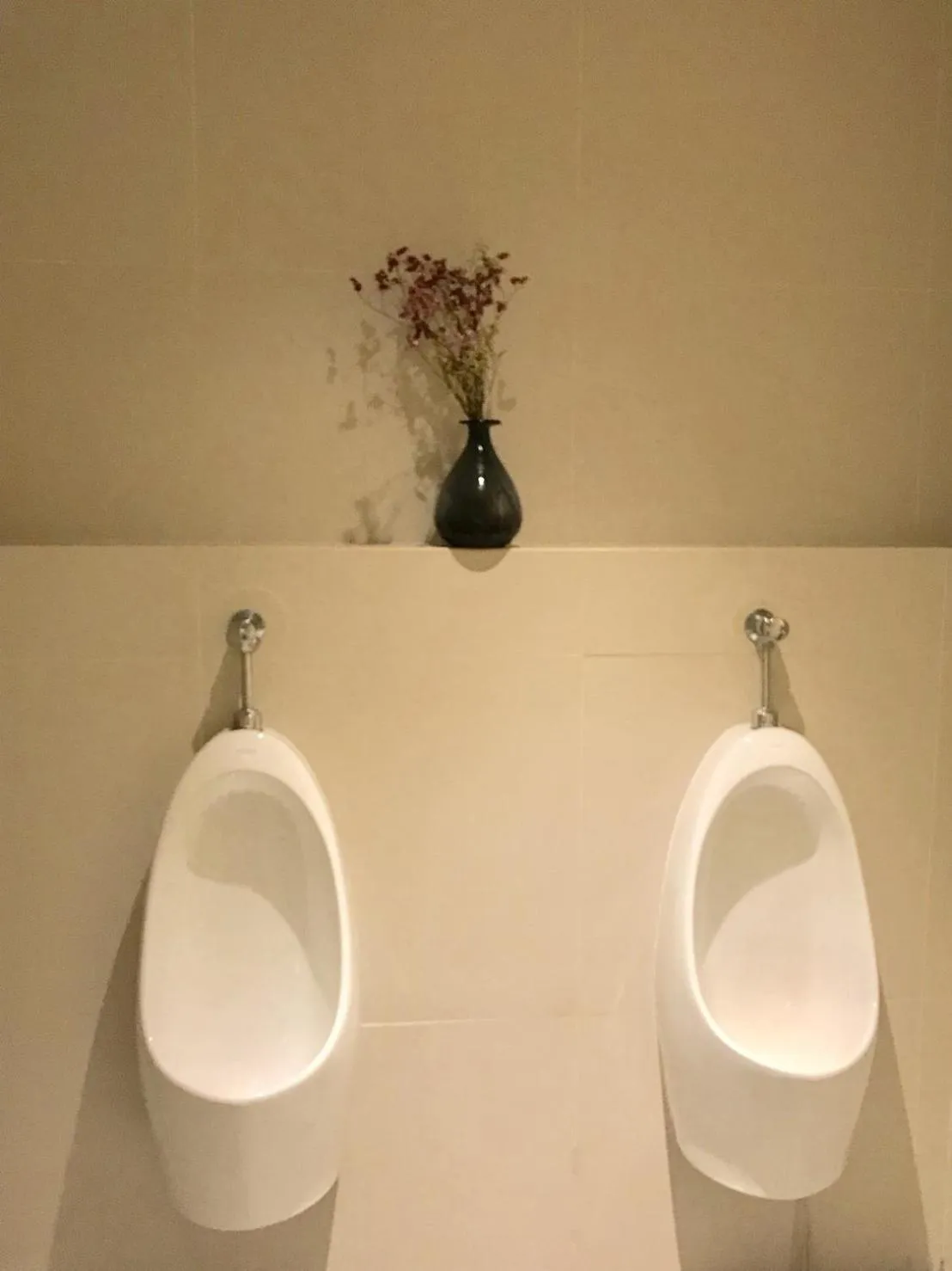 Bathroom in Kinnon Deluxe Hostel Coworking Cafe