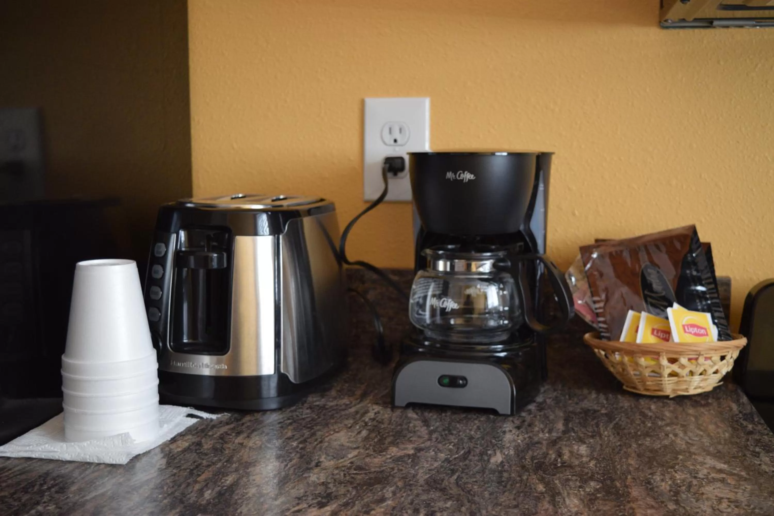 Kitchen or kitchenette in Dew Drop Inn