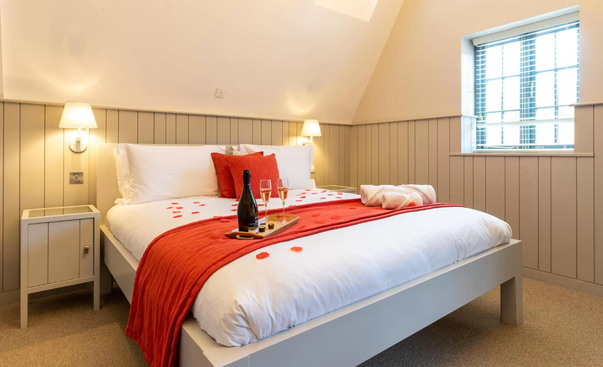 Bed in The Lawrance Luxury Aparthotel - York