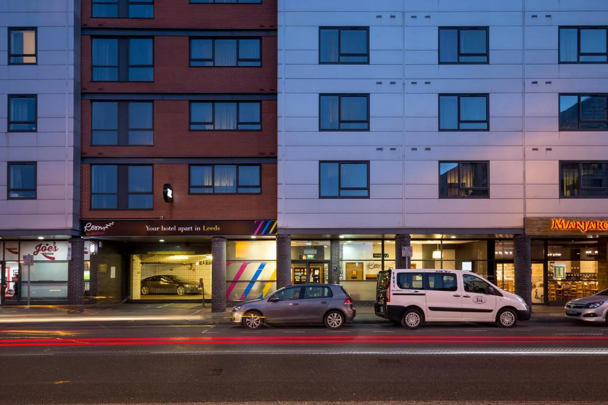 Property building in Roomzzz Leeds City West Property building in Roomzzz Leeds City West