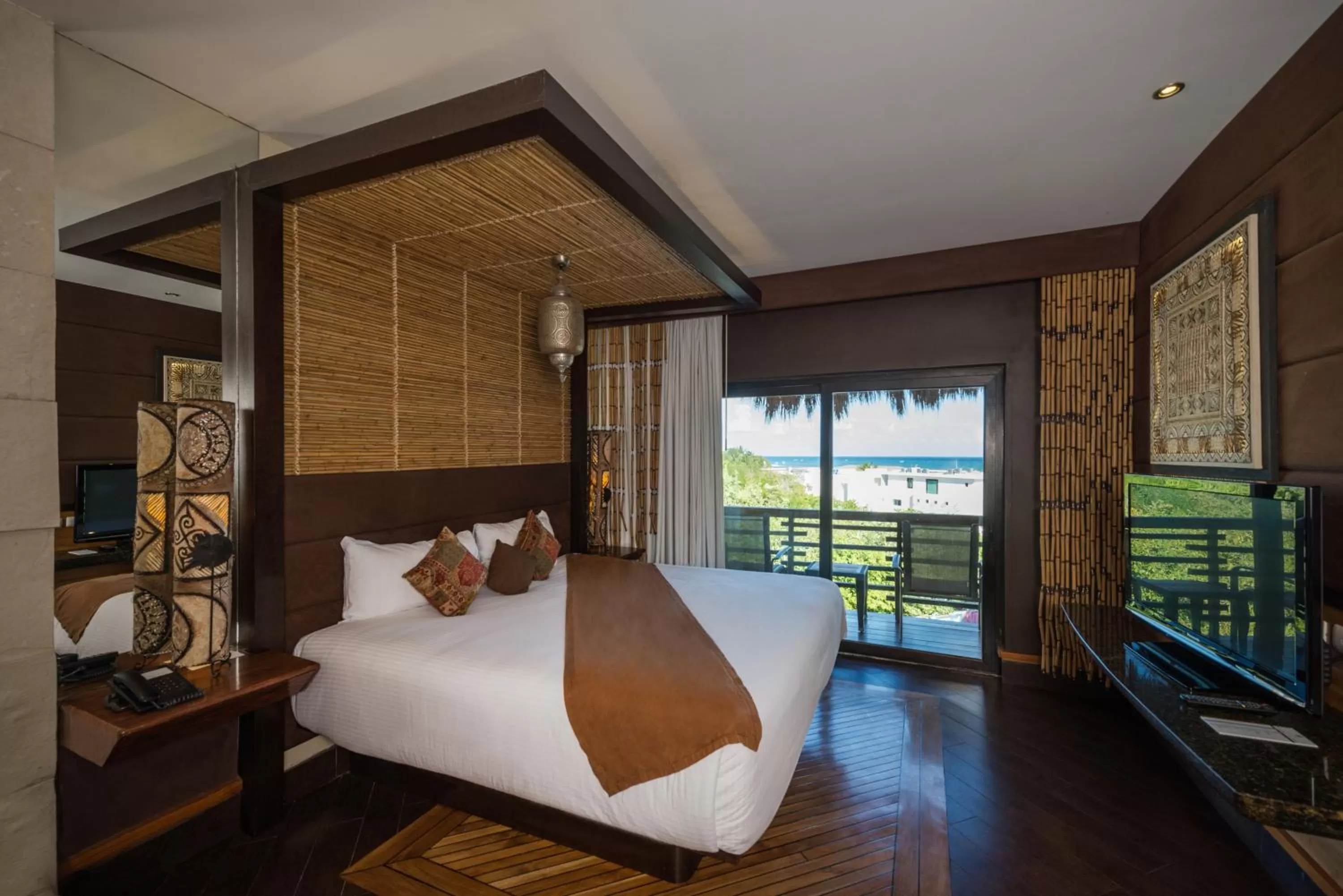 Photo of the whole room, Bed in La Divina by Aldea Thai