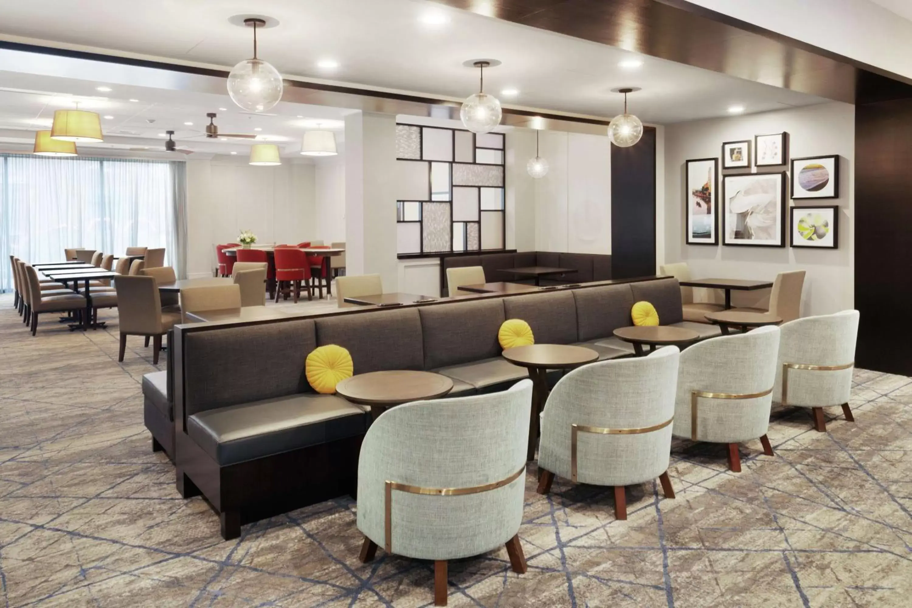 Lobby or reception, Lounge/Bar in Homewood Suites By Hilton Providence