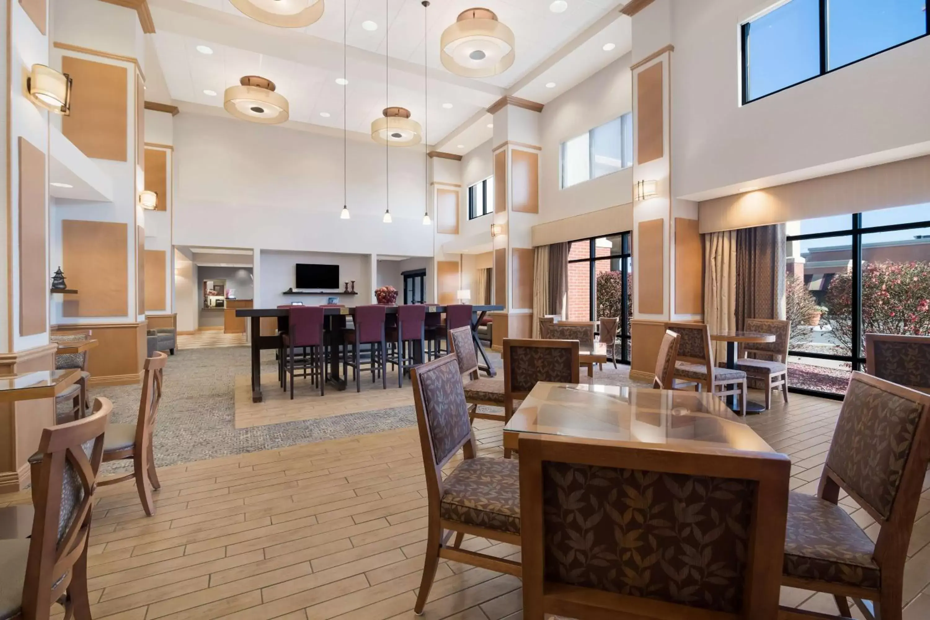 Breakfast, Restaurant/Places to Eat in Hampton Inn & Suites Plattsburgh