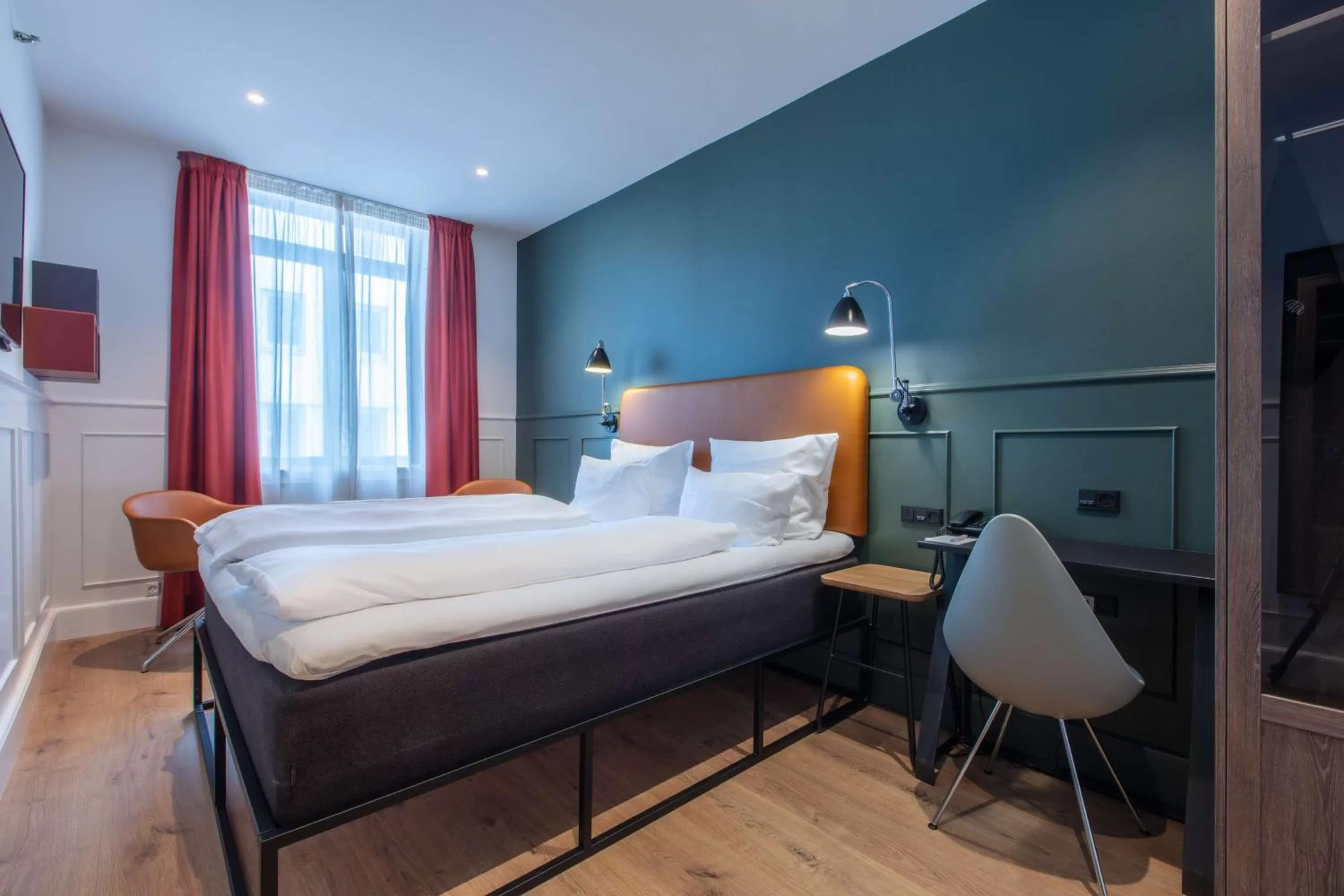 Photo of the whole room, Bed in The Huxley Copenhagen, BW Premier Collection