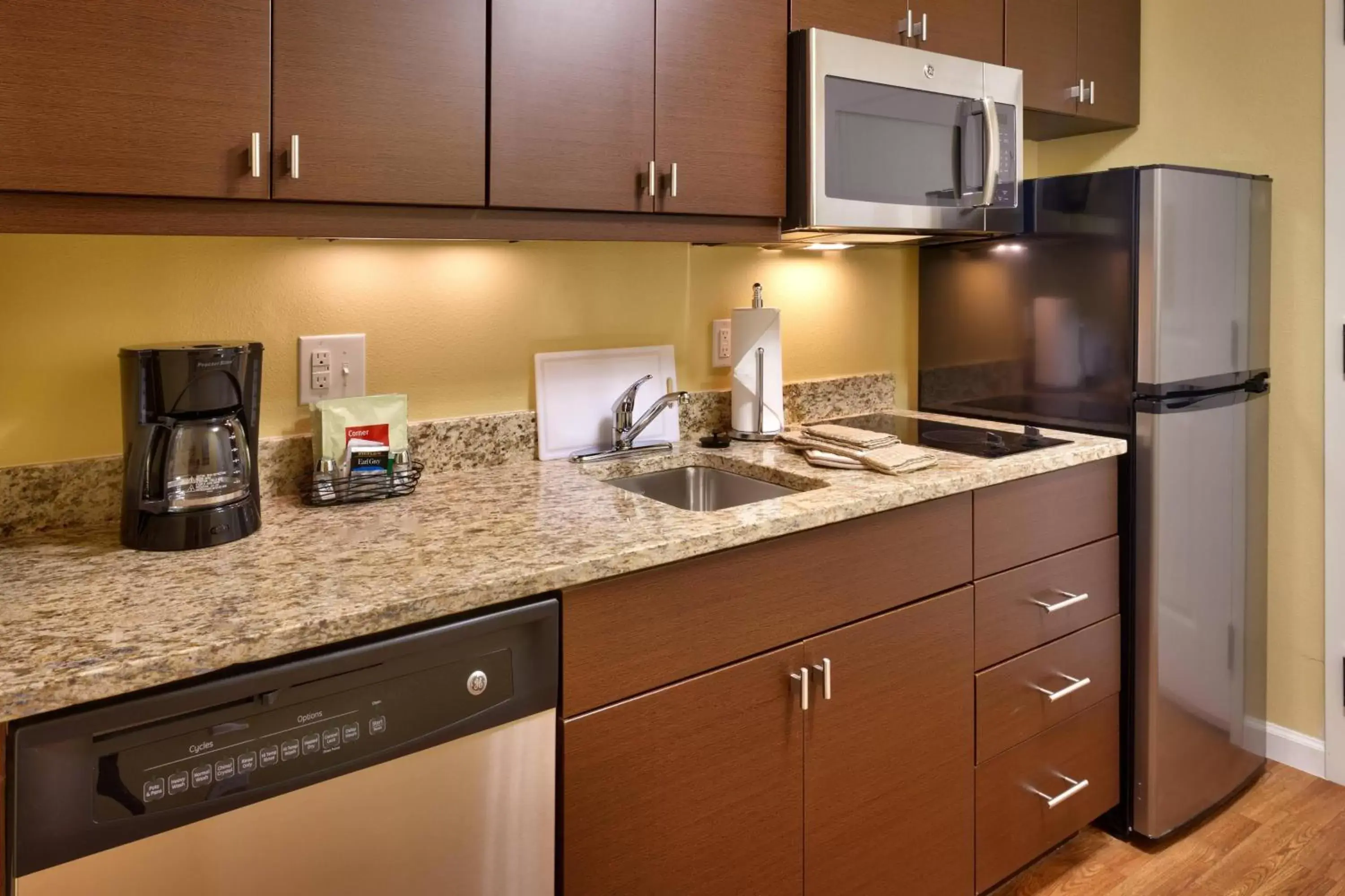 Kitchen or kitchenette, Kitchen/Kitchenette in TownePlace Suites by Marriott Dickinson