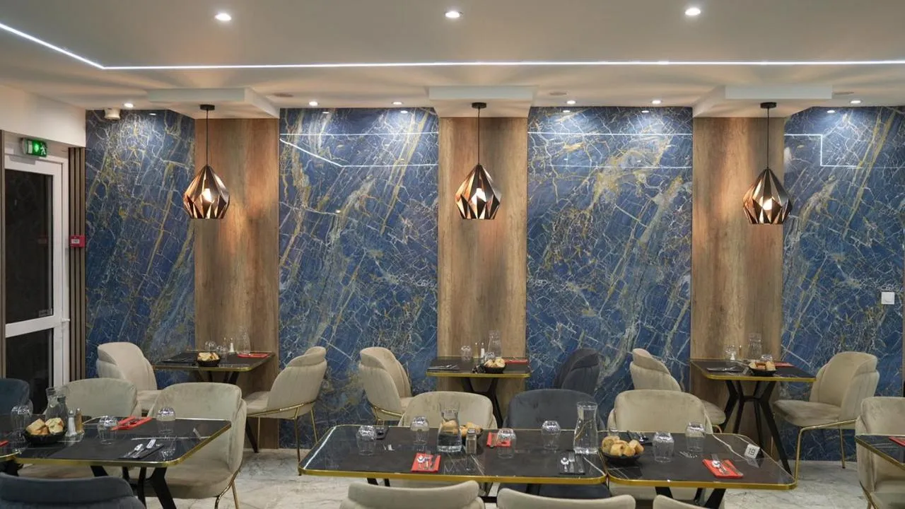 Restaurant/places to eat in Hôtel Restaurant Clément ADER