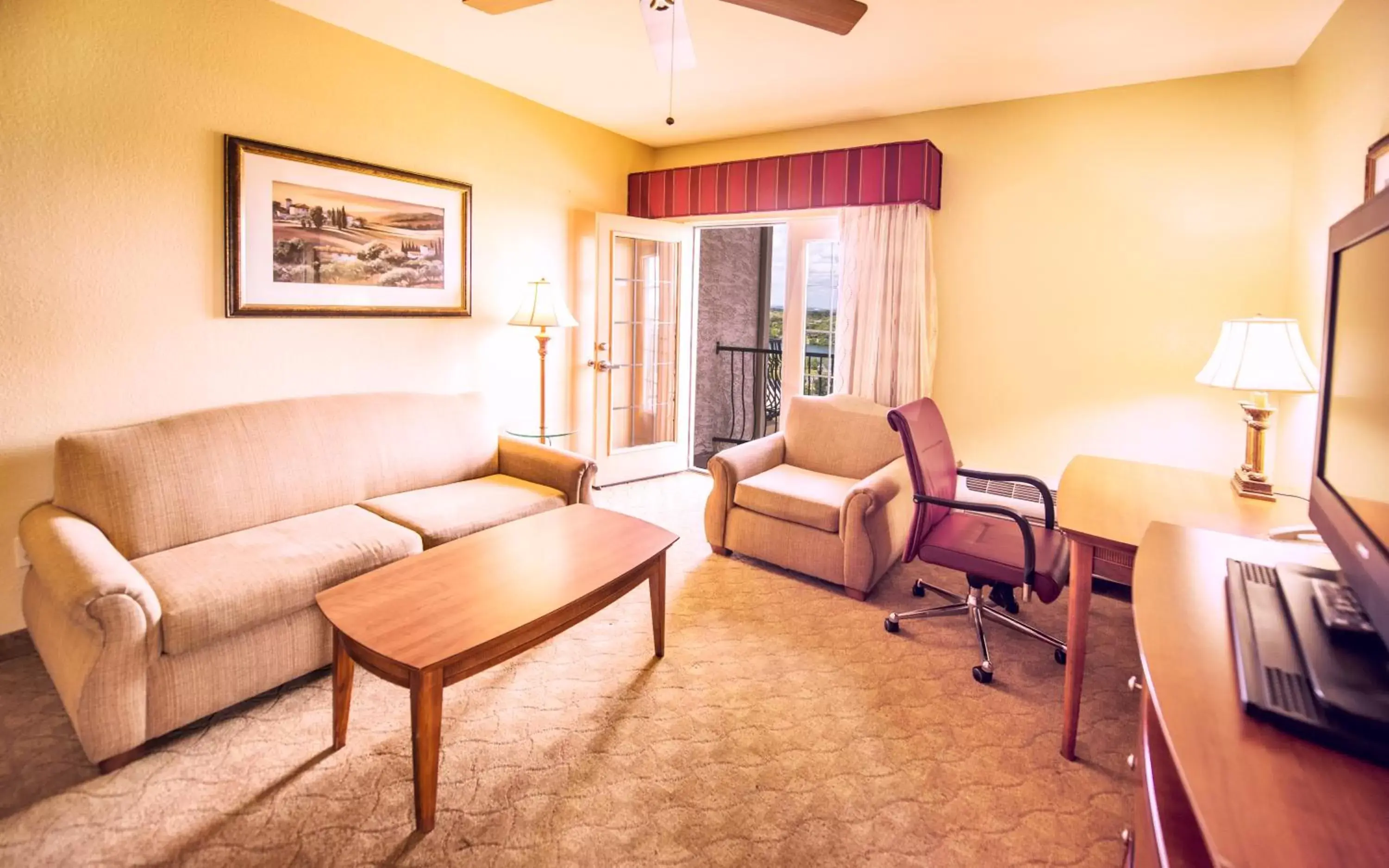 Living room, Seating Area in La Quinta by Wyndham Marble Falls