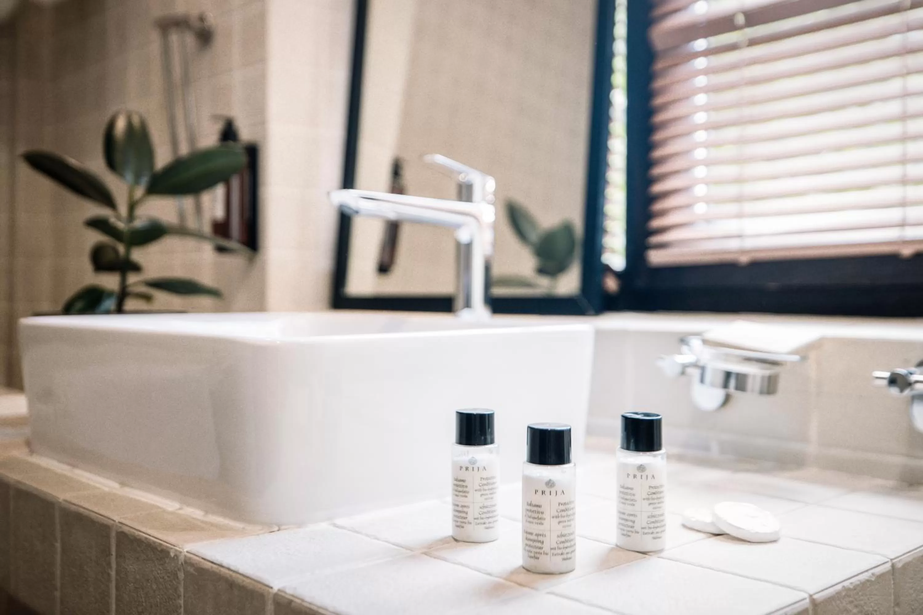 Bathroom in Citadel Narikala Hotel