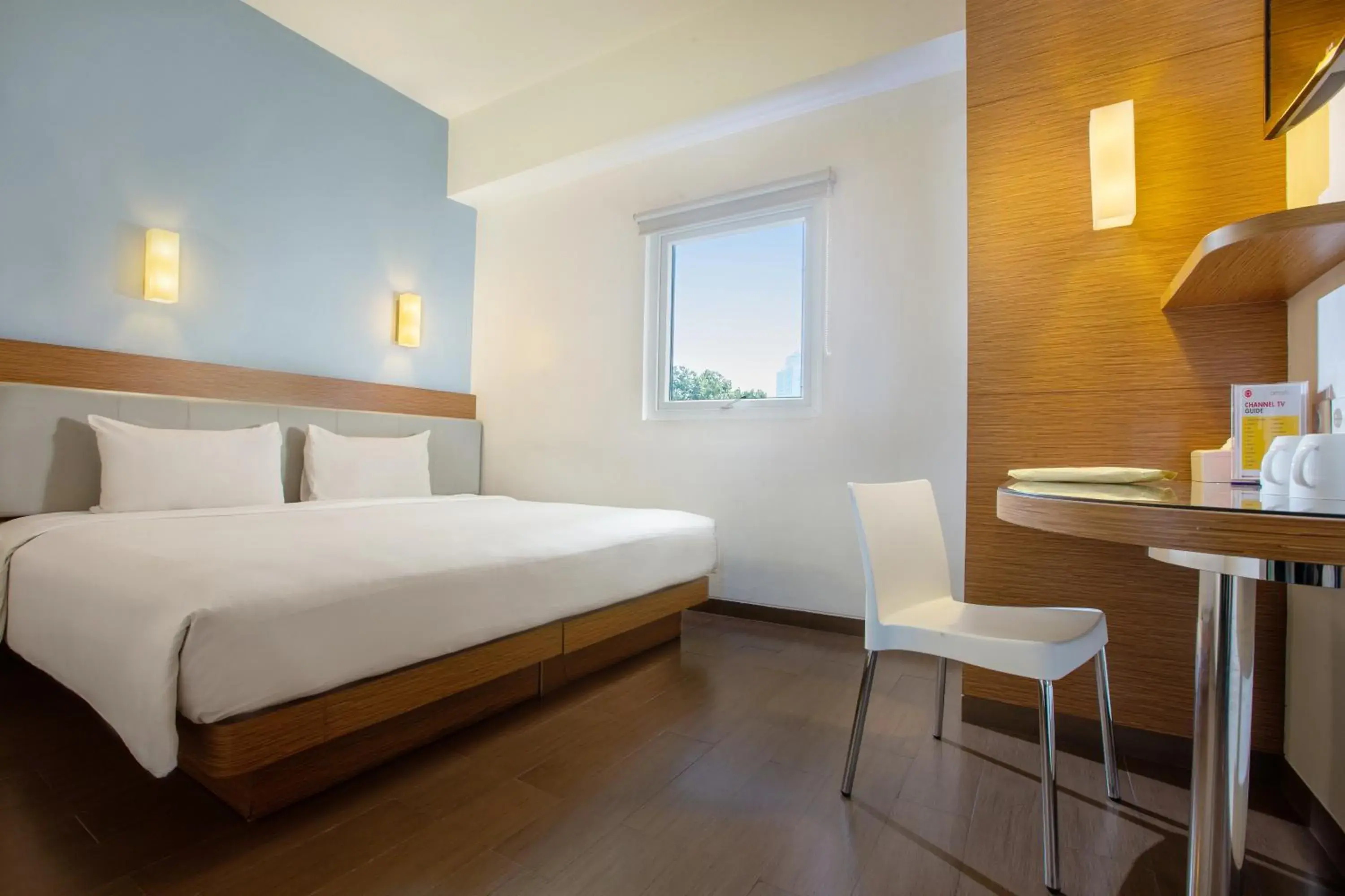 Bedroom, Bed in Amaris Hotel Pancoran